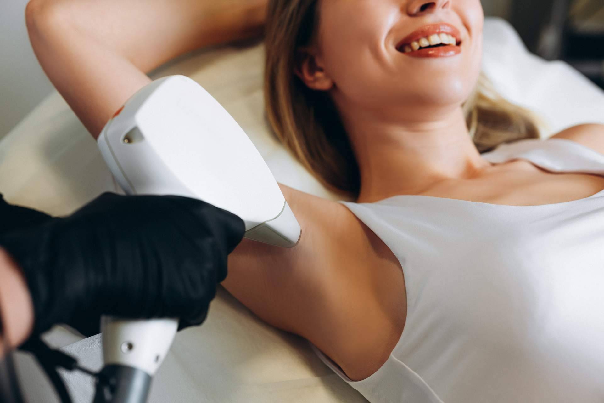 Dermativa habla de las zonas que más se depilan las mujeres con láser y por qué