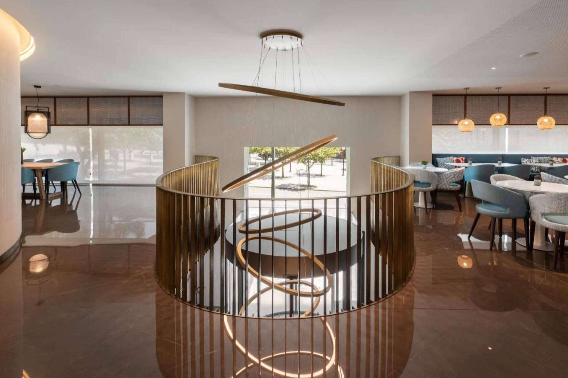 Las luminarias de lujo e imponentes del Hotel Eurostars Aliados 5*****