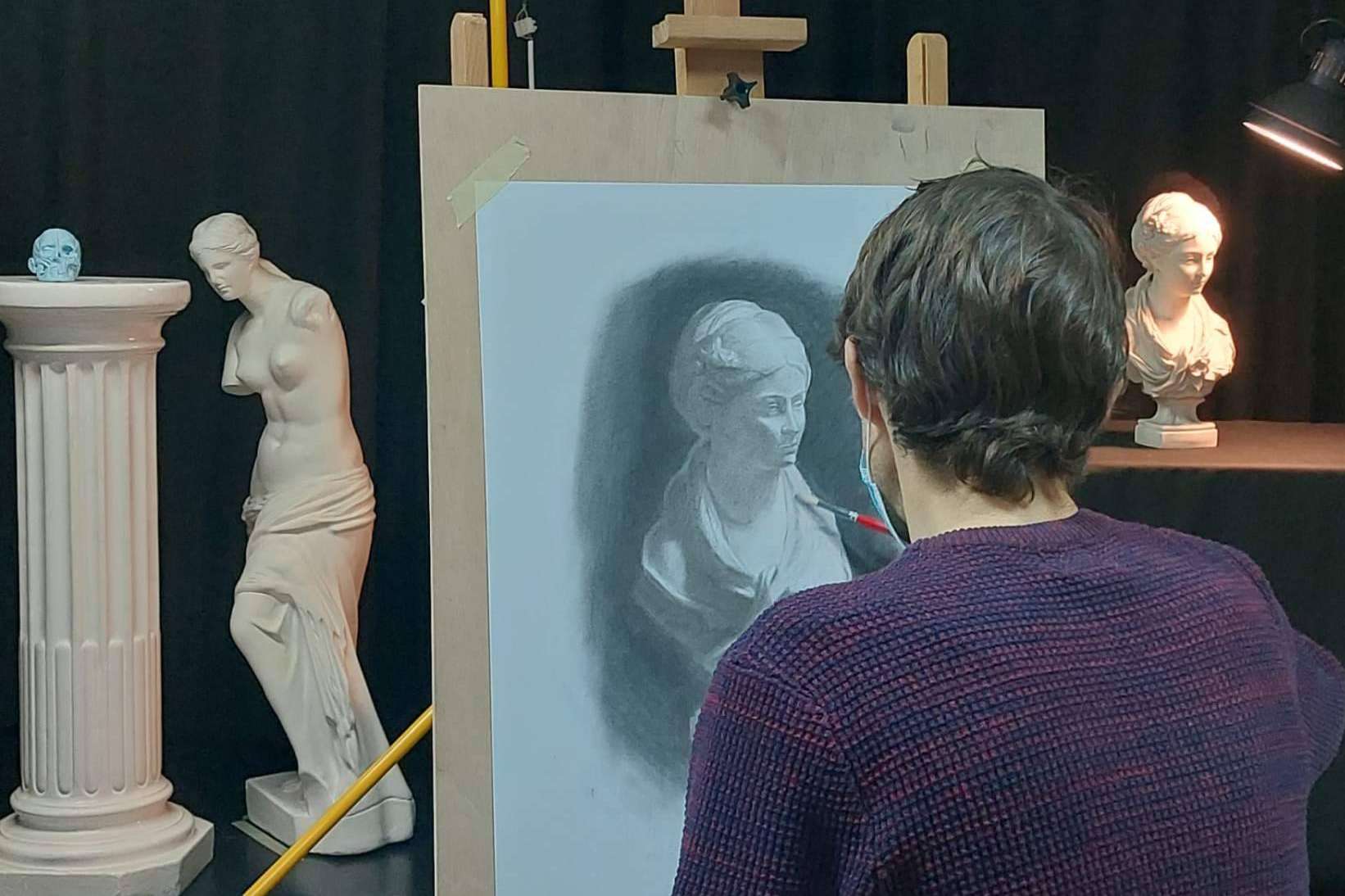 Convertirse en un artista profesional con Estudio Ilógico, la academia de pintura y dibujo