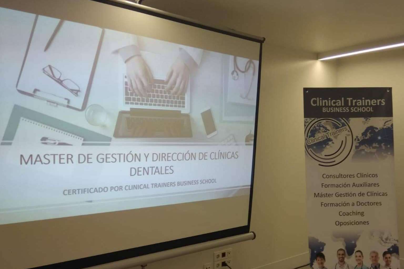 Uno de los mejores centros para formarse como auxiliar de odontología, Clinical Trainers