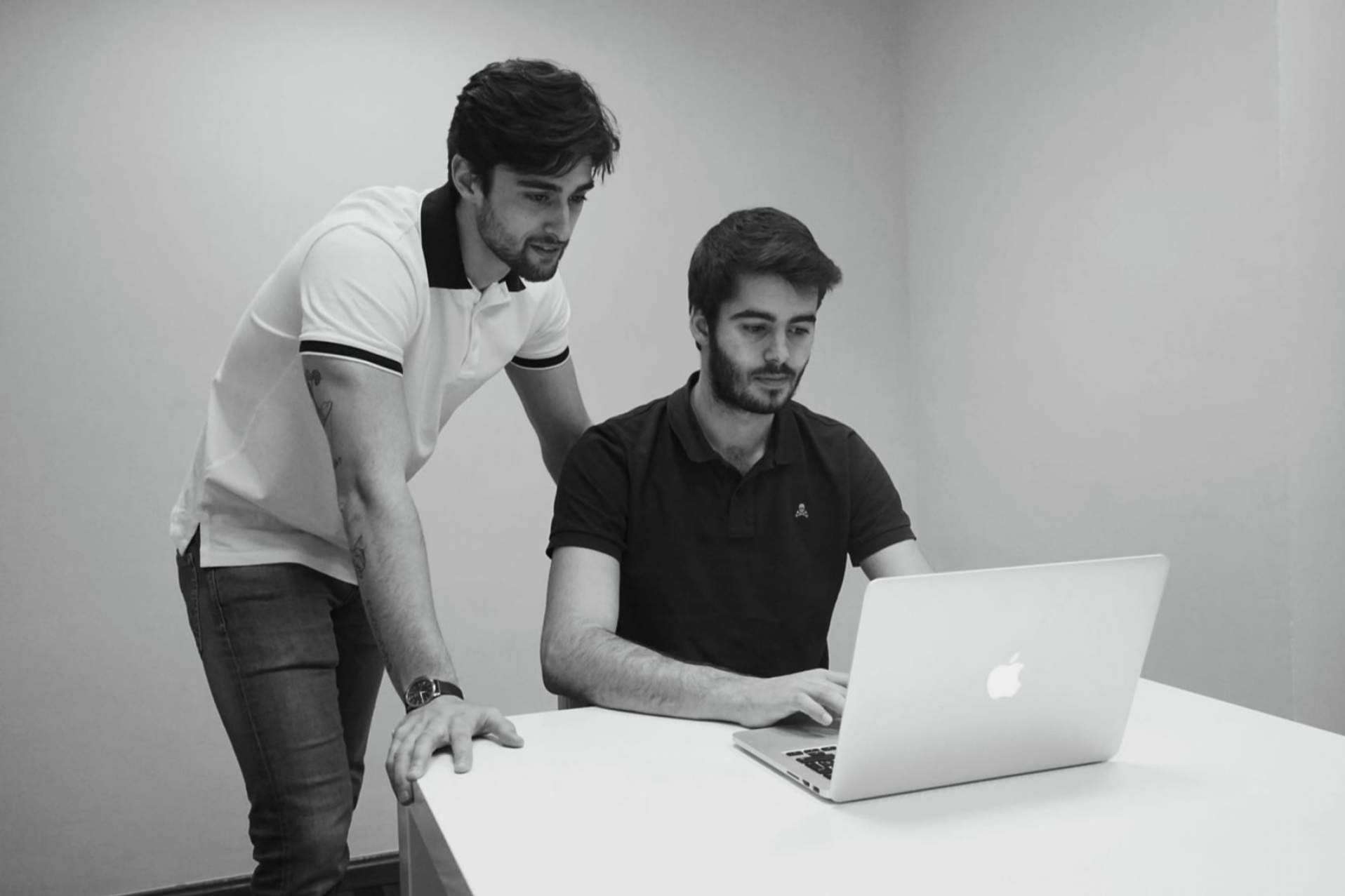 Gerard Donat Meseguer y Albert Puig Santaulária, los jóvenes que están detrás de la revolucionaria empresa Help It