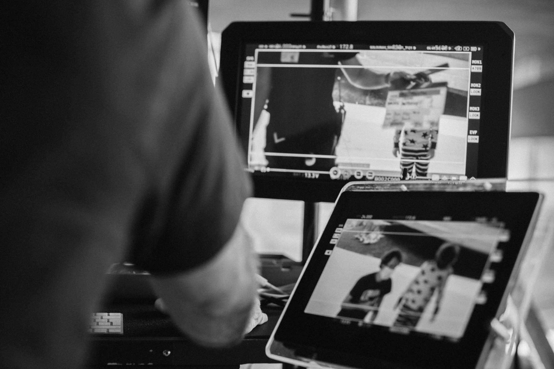 Realización de producciones audiovisuales en streaming on set, con Flywus Studios