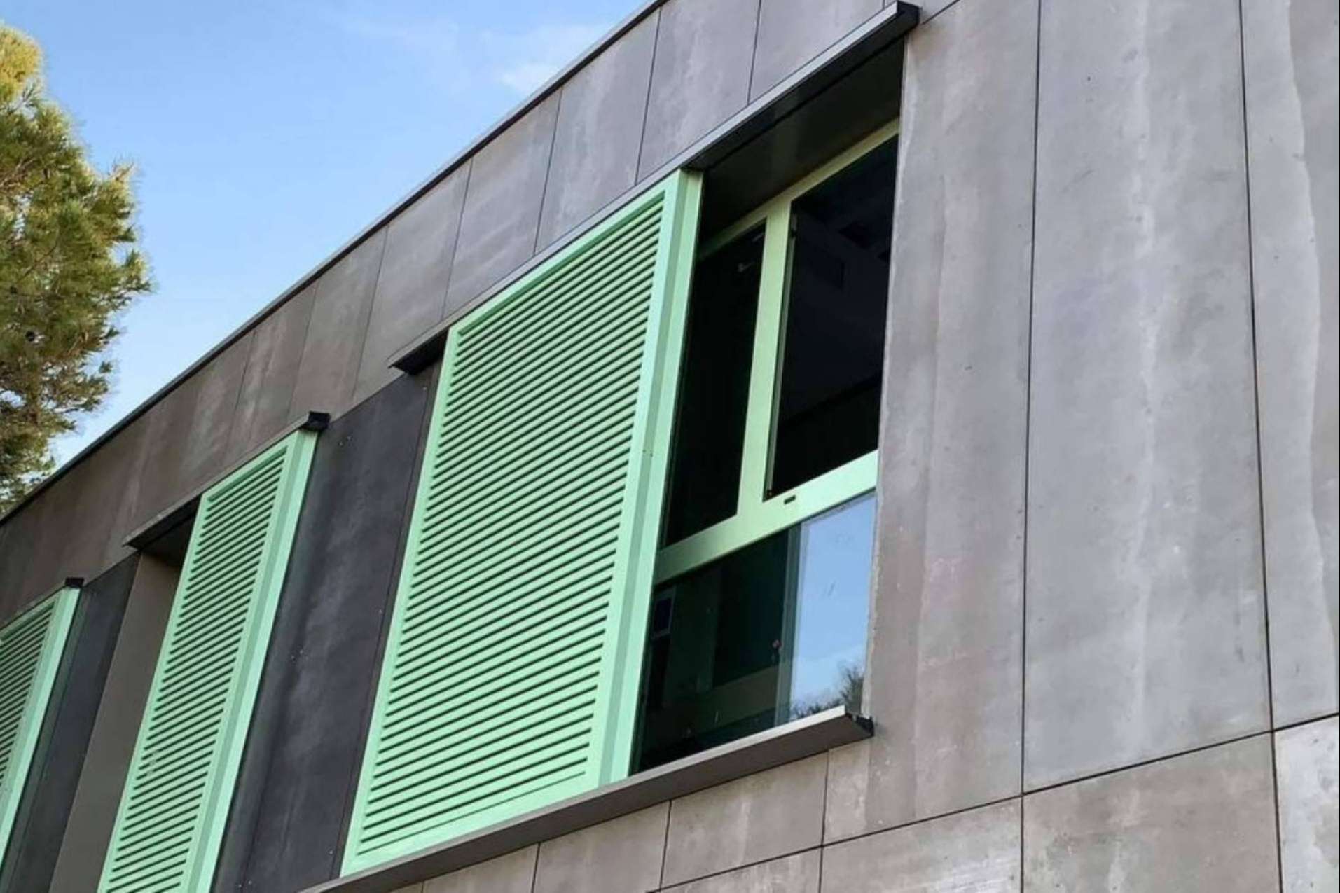 Mallorlux garantiza seguridad y elegancia con las persianas mallorquinas de aluminio