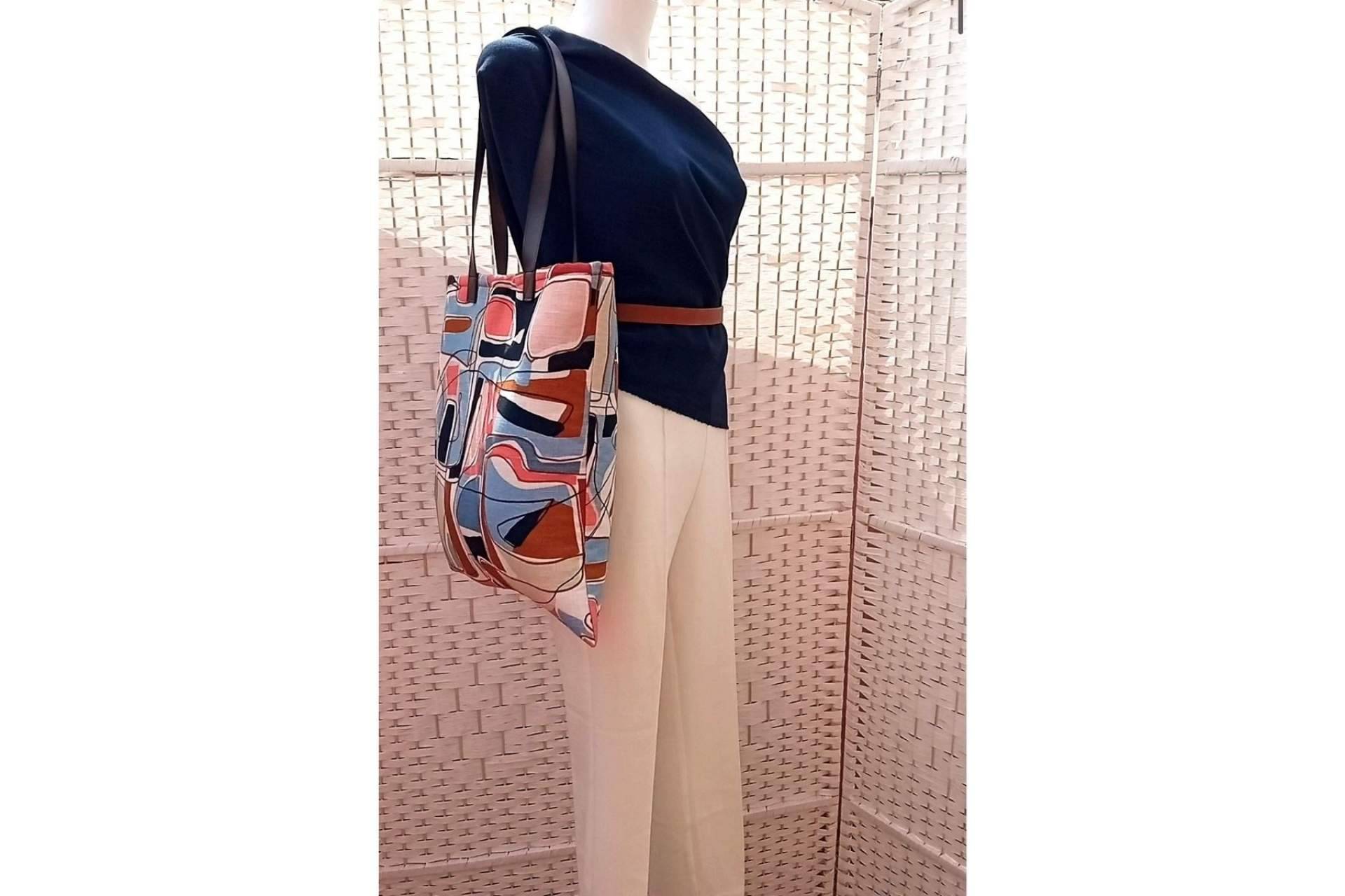 Comprar un bolso tote bag único y confeccionado a mano en Inirt Atelier