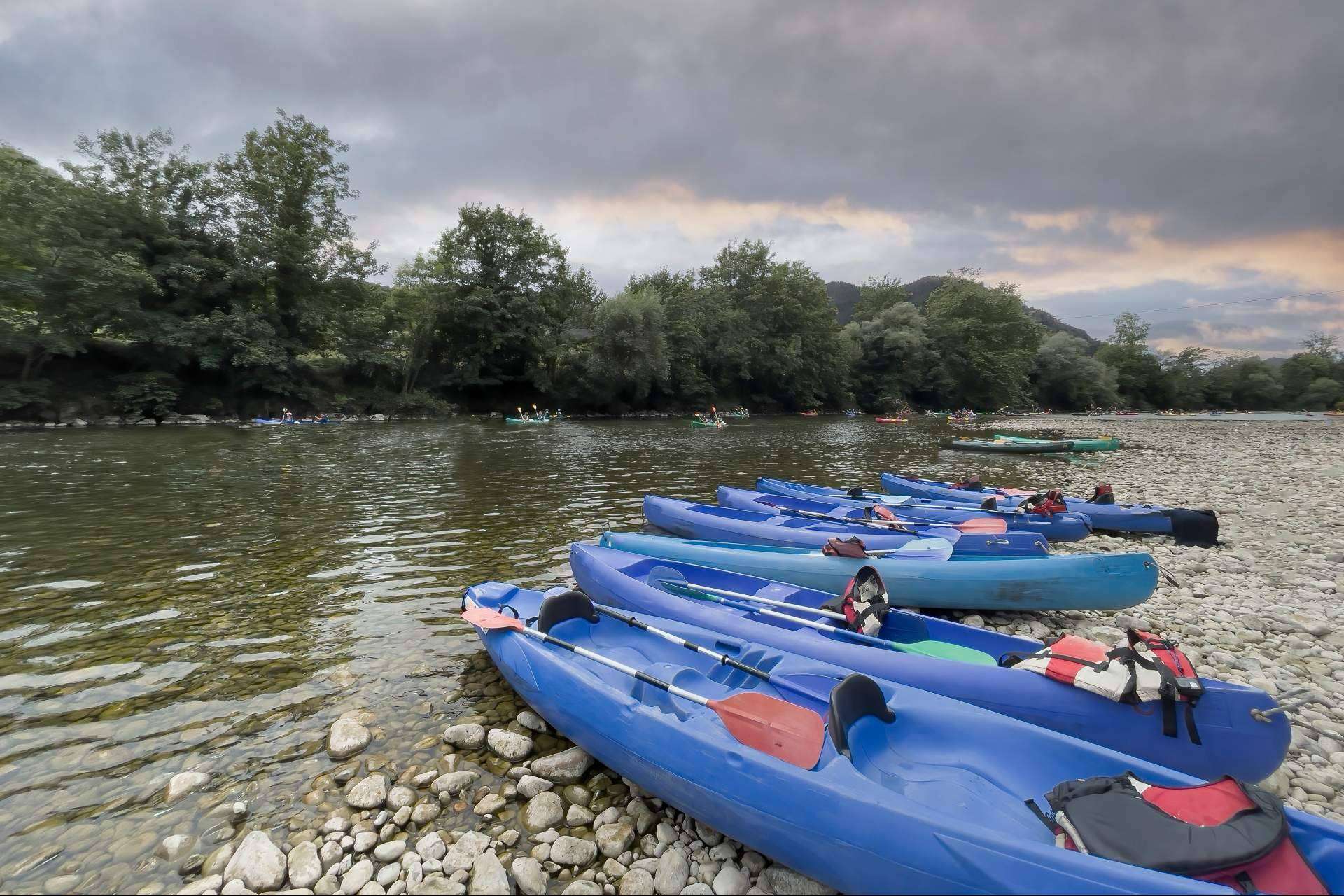 Realizar el descenso del Sella en canoa de la mano de Los Cauces Multiaventura