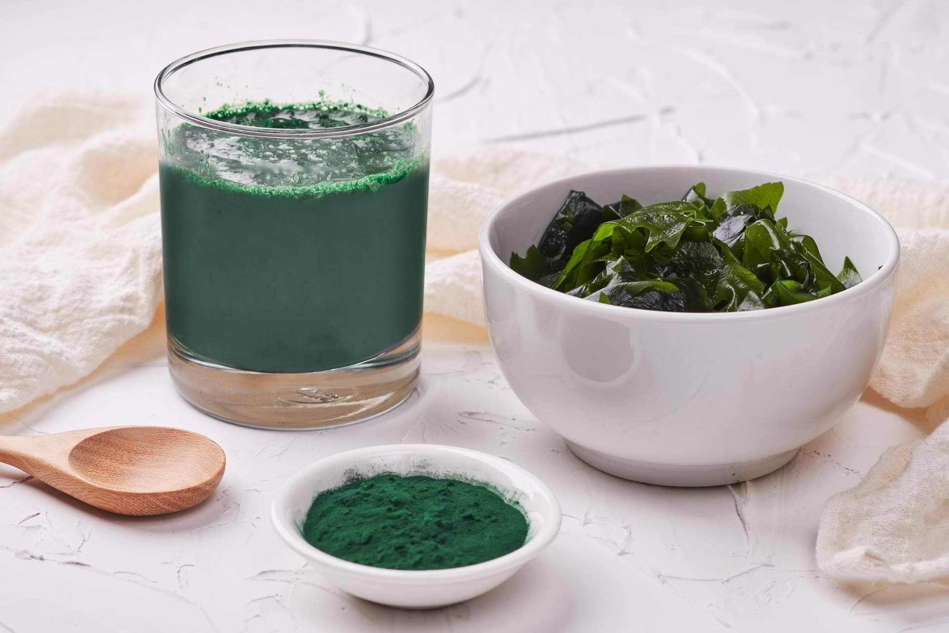 Las propiedades y beneficios de la espirulina en polvo, por Mediterranean Superfoods