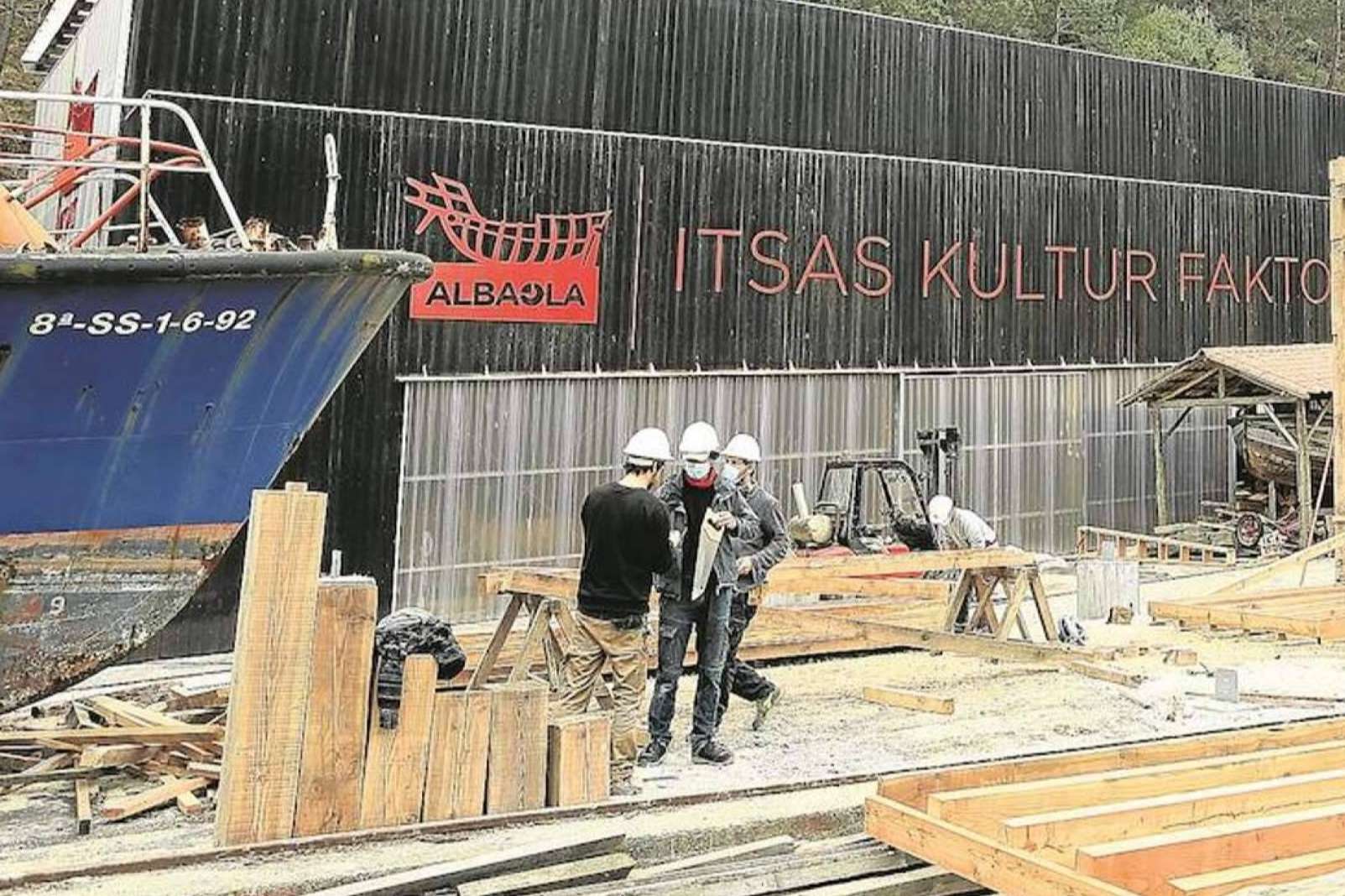 La empresa Ciudad San Sebastián ofrece salidas especiales a la factoría Albaola