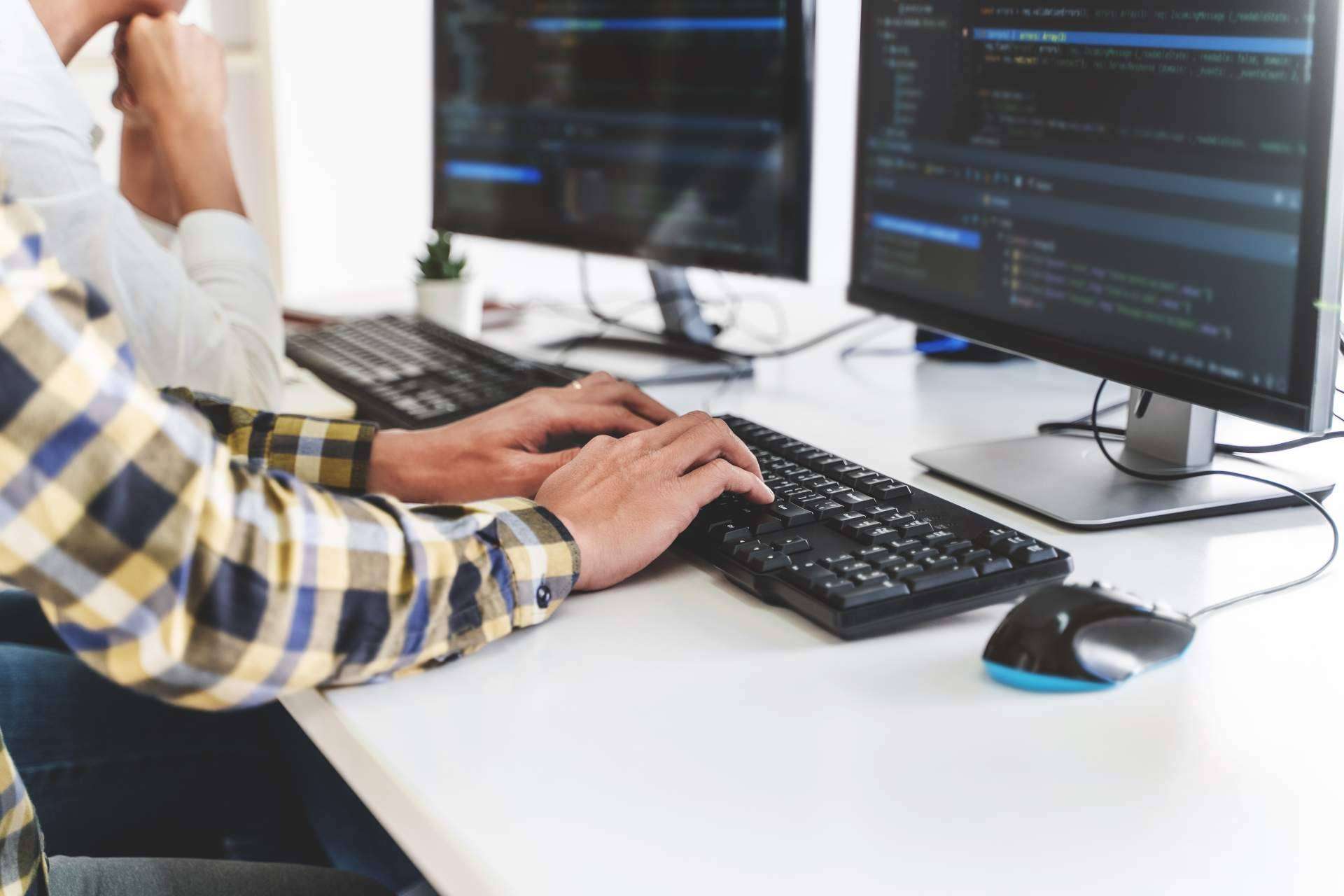 Optimizar el rendimiento de las empresas con el software ERP y CRM de Ideiatek