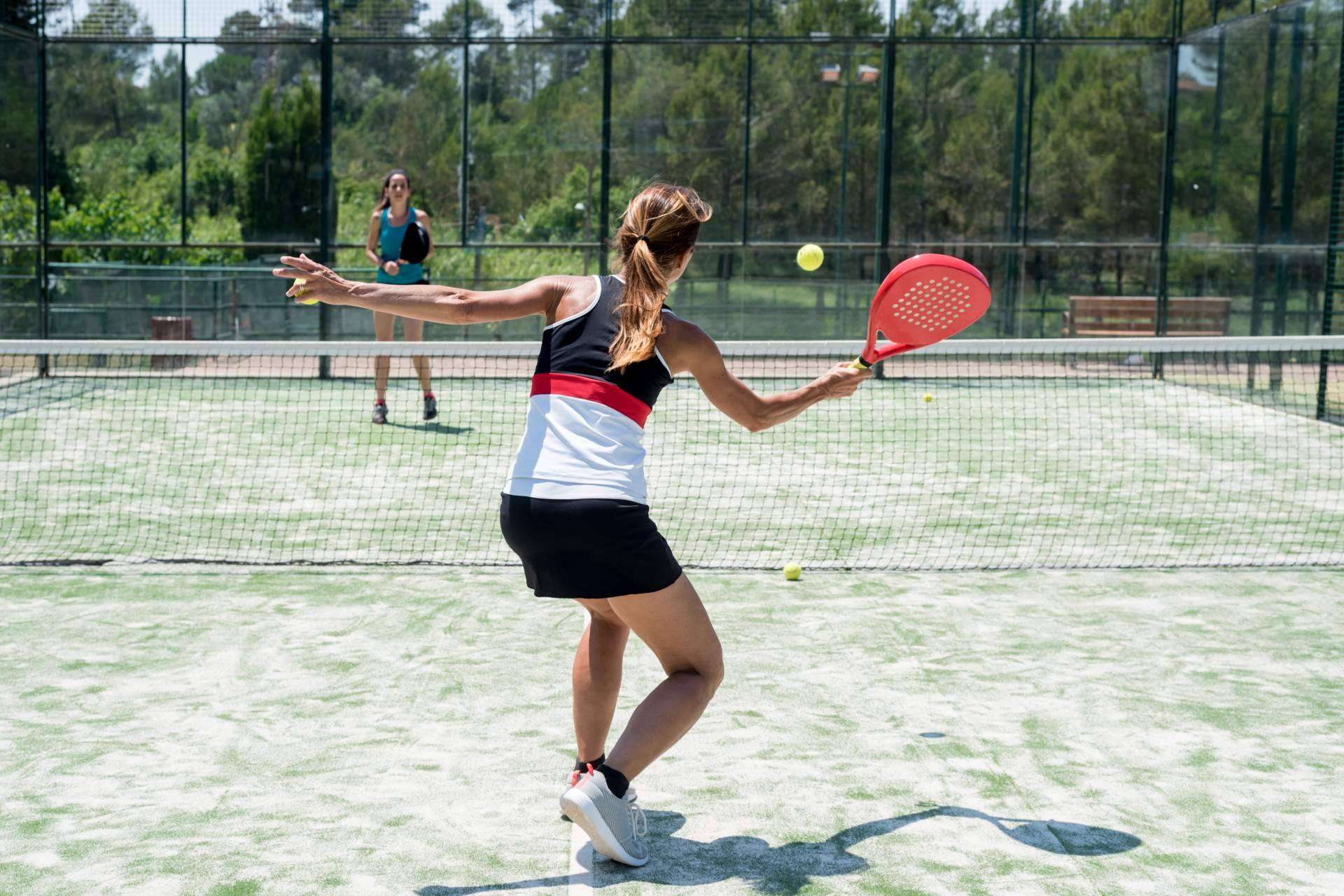 ¿Cuáles son las lesiones más frecuentes en pádel y tenis?, por la Clínica Podológica M.O