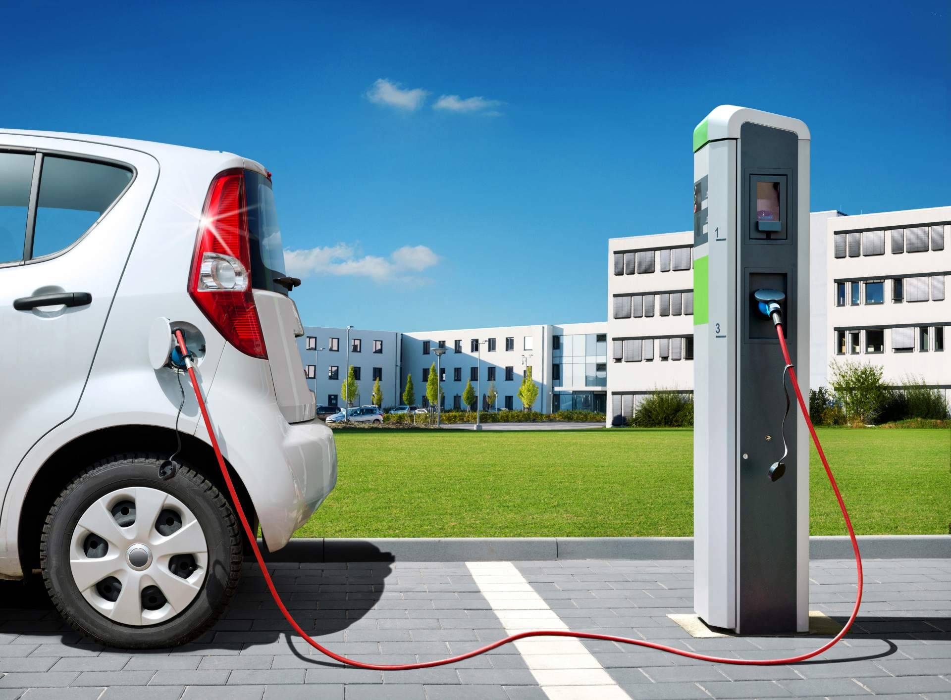 SpotiCharge apuesta por la movilidad sostenible solar en aparcamientos