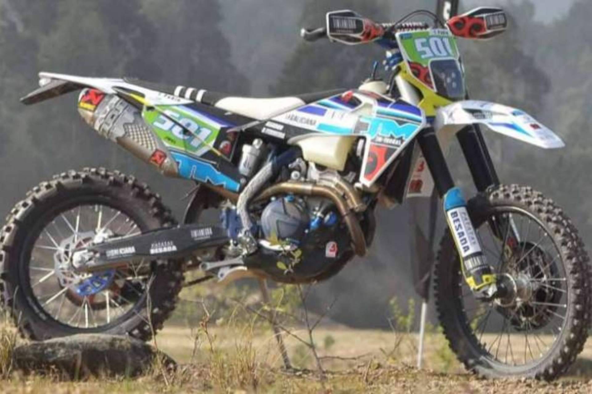 Adhesivos Husqvarna para la personalización de la moto