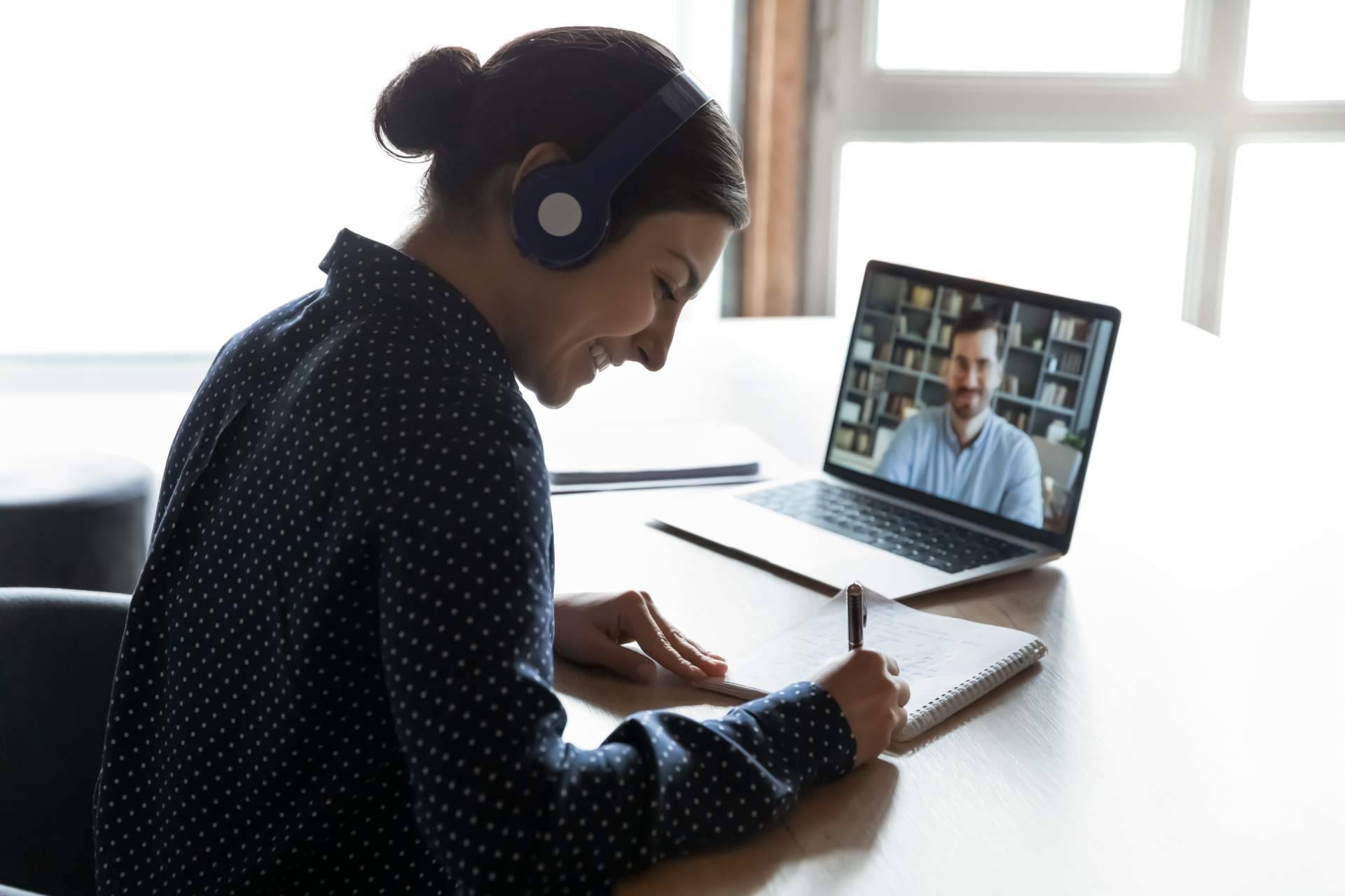 La Academia de Inglés ofrece clases particulares a domicilio y online en diferentes idiomas