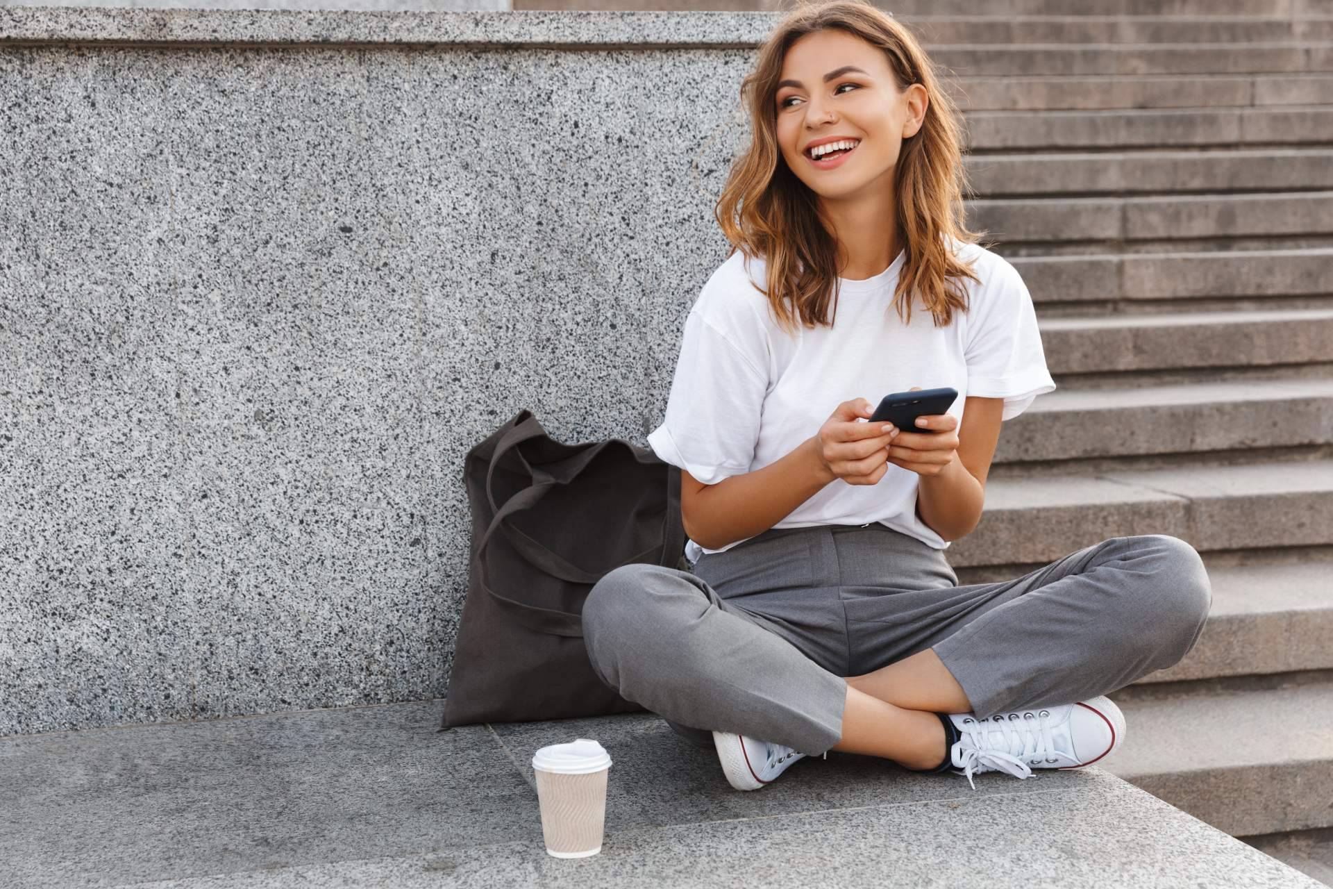 Conocimiento Infinito ofrece consejos a través de las redes sociales para emprender un negocio