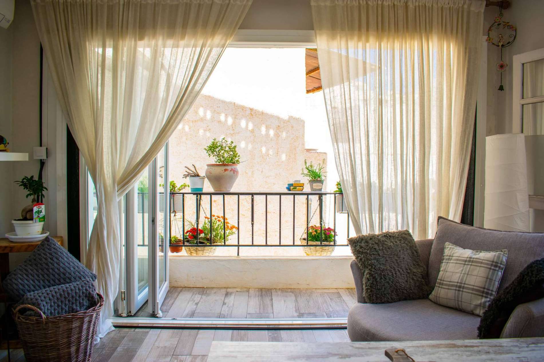 Una nueva forma de compraventa y alquiler de viviendas, Domo Estate Agency