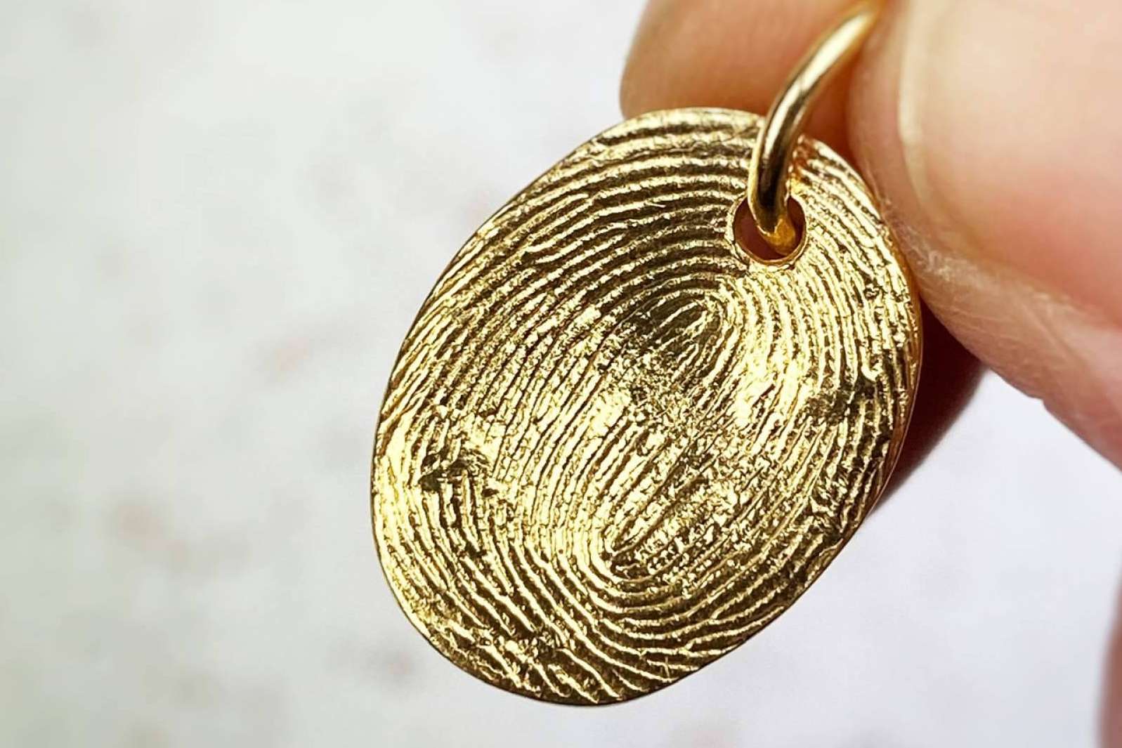 Las joyas personalizadas con la huella de una persona querida de Dejando Huella By Ana