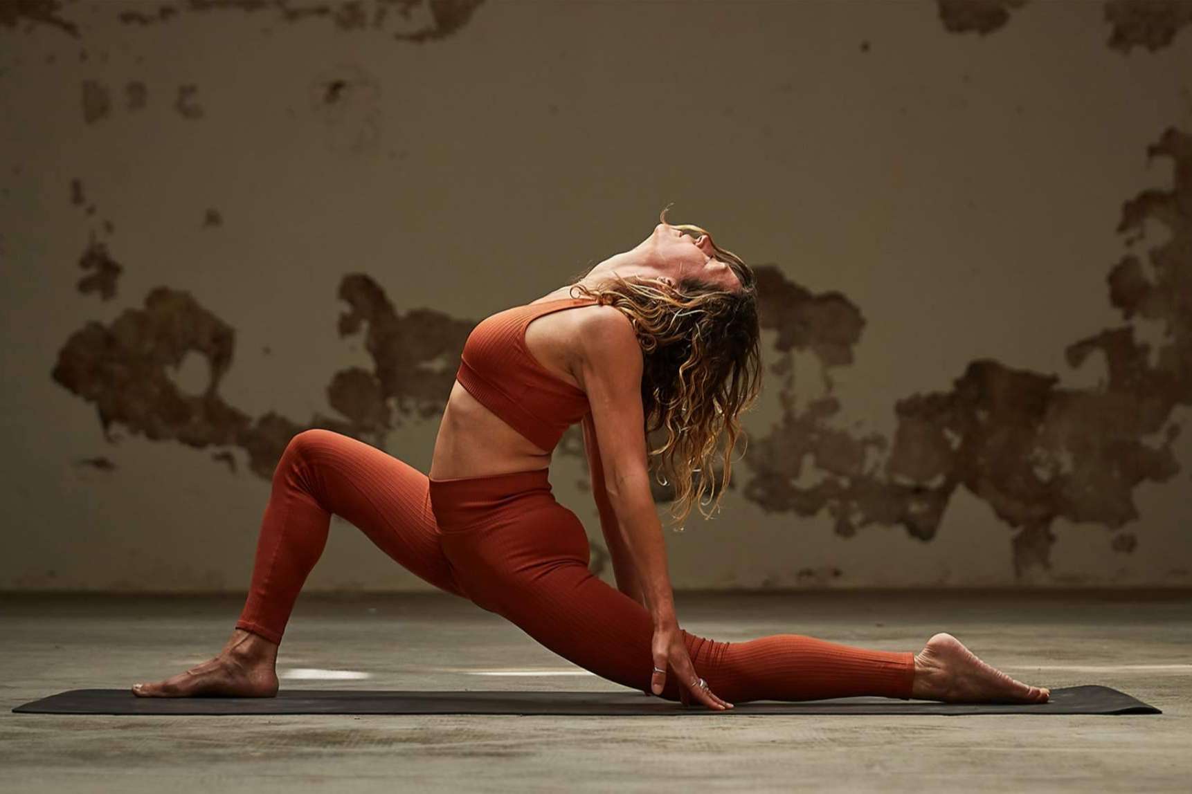 Esterillas de yoga antideslizantes fabricadas con materiales biodegradables y sostenibles