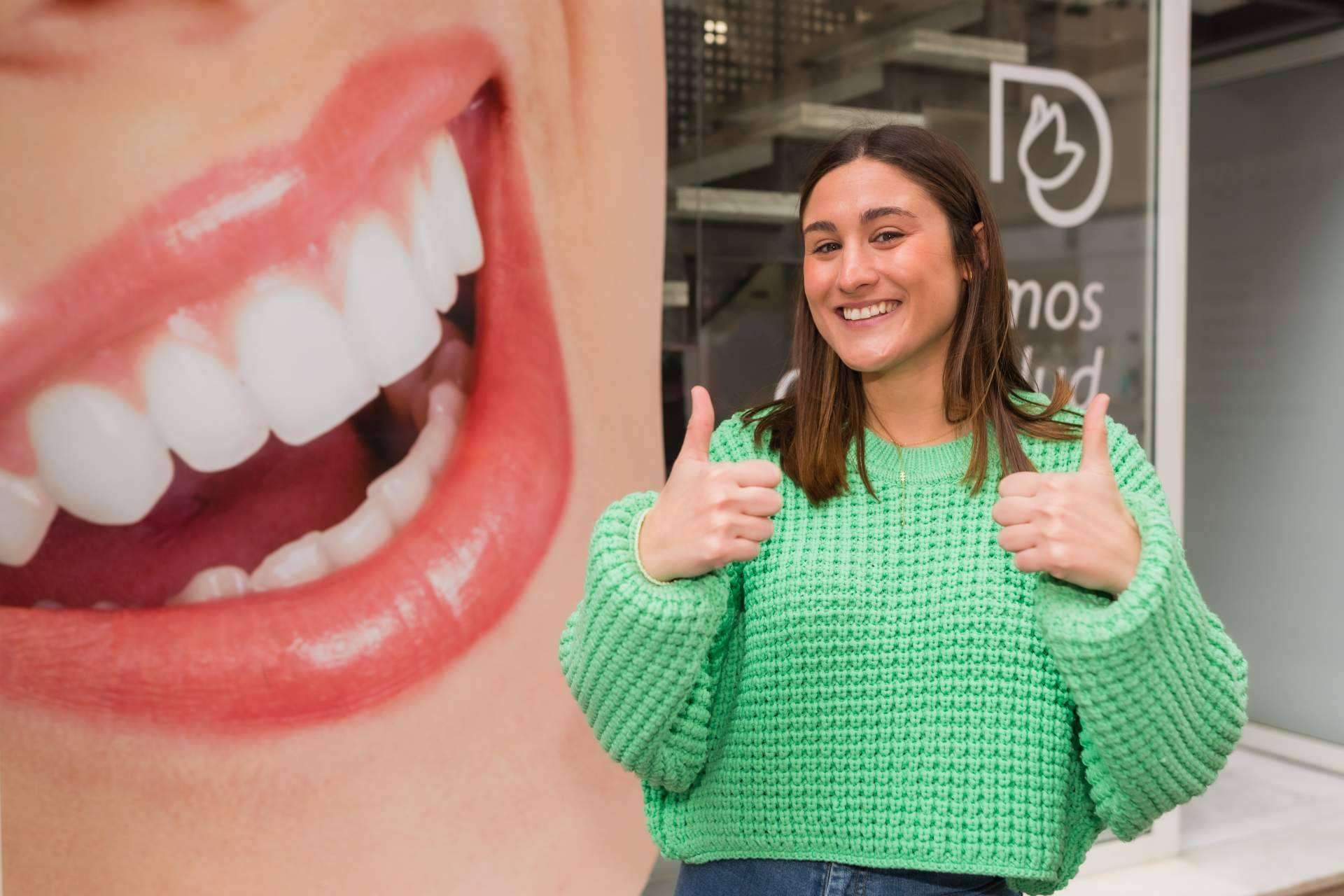 Dental Roca realiza el procedimiento de implantes dentales