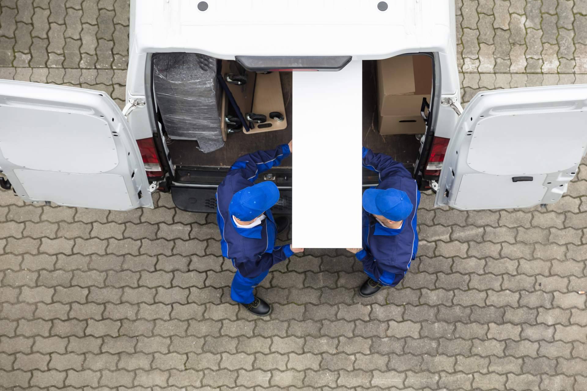 Recogedor de Muebles, un negocio que se dedica al vaciado de pisos y recogida de muebles y que se asimila a la idea de 'centro reto'