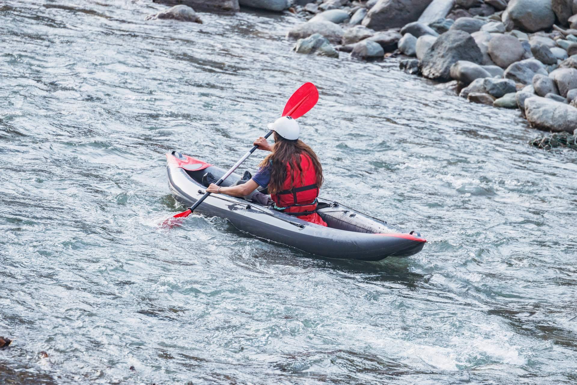 CholloDeportes presenta el kayak hinchable low-cost que va a arrasar este verano