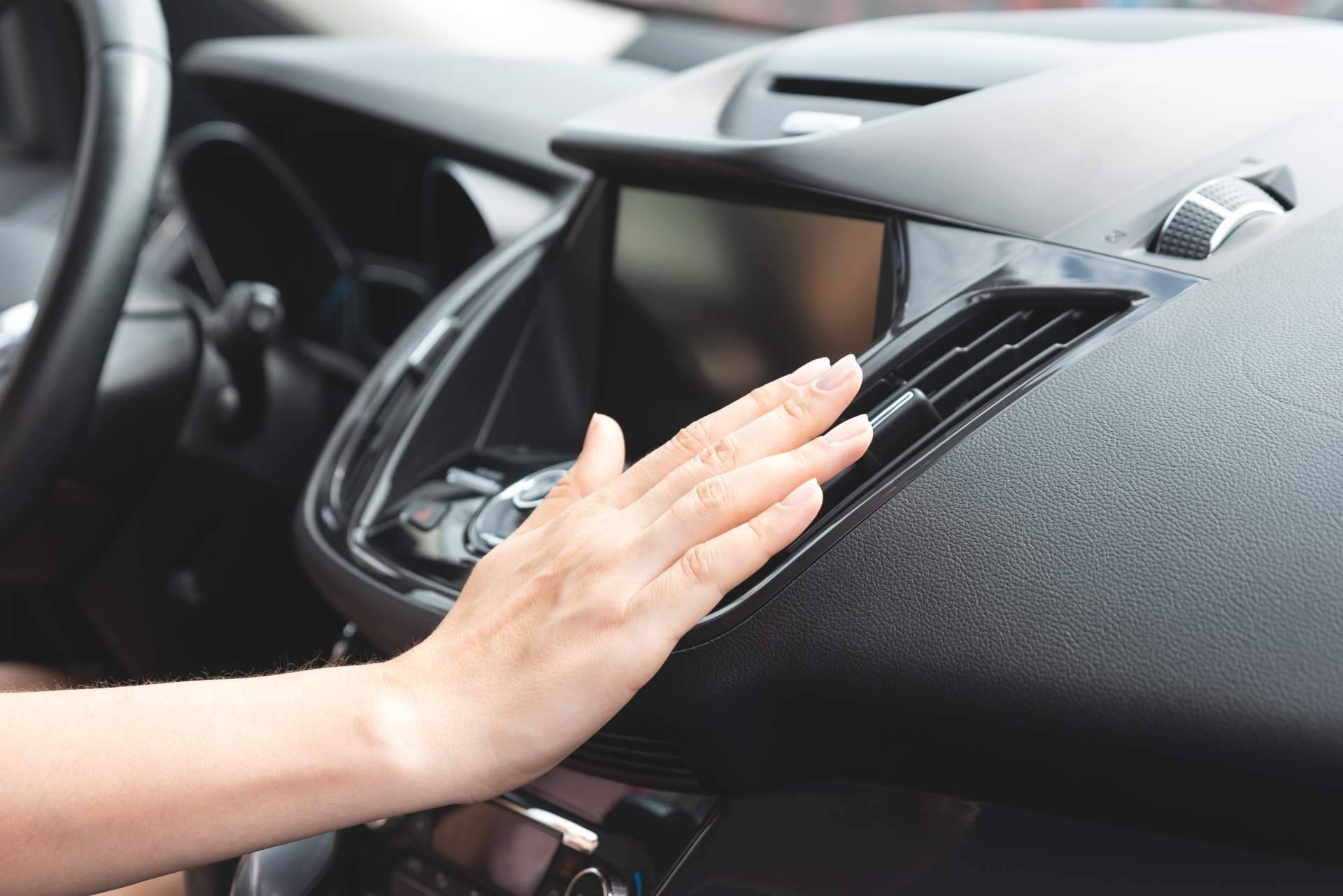 ¿Por qué es importante el mantenimiento del filtro del aire acondicionado del coche?, por la red de talleres BlackTire