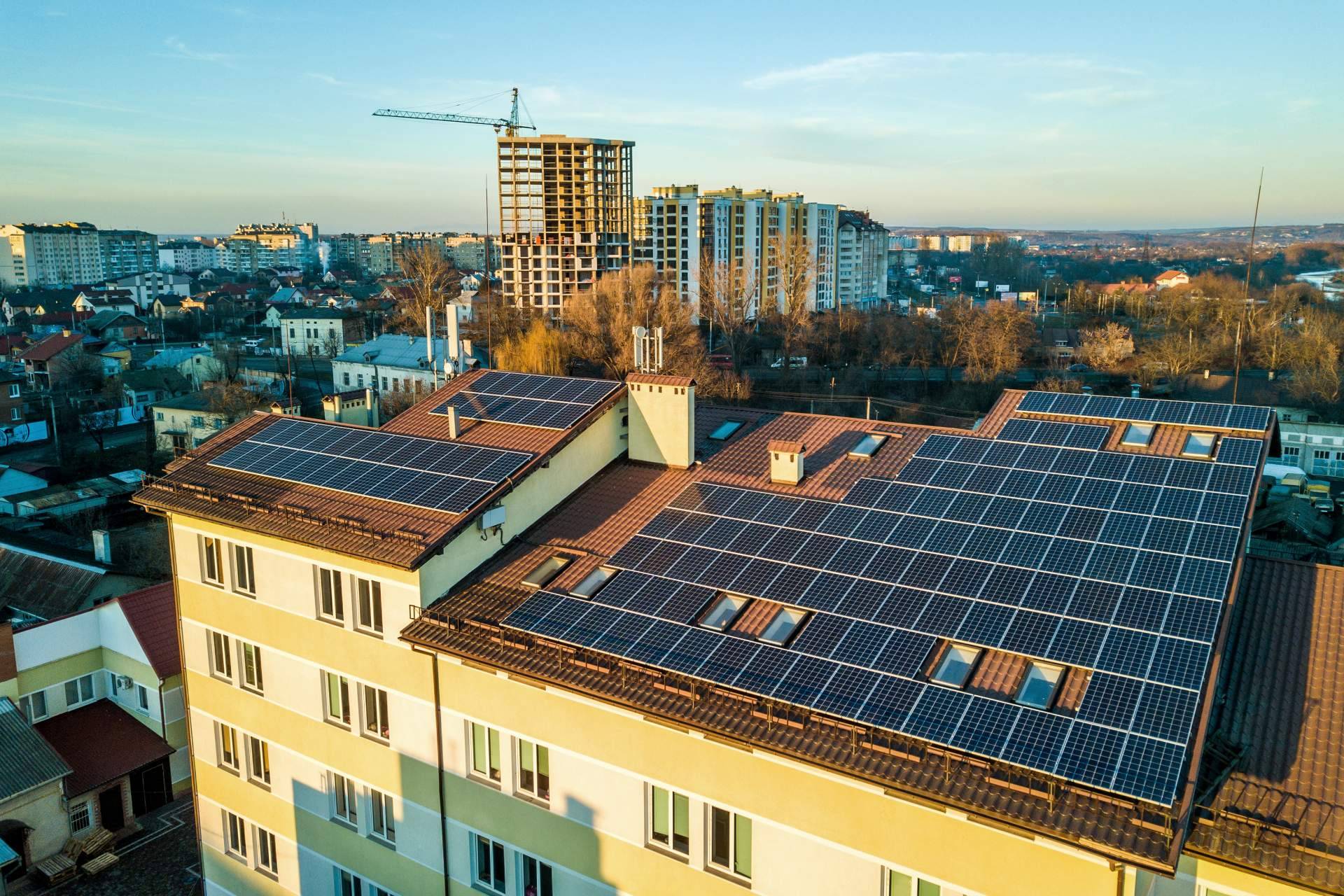 ¿Por qué escoger compartir una instalación de placas solares?