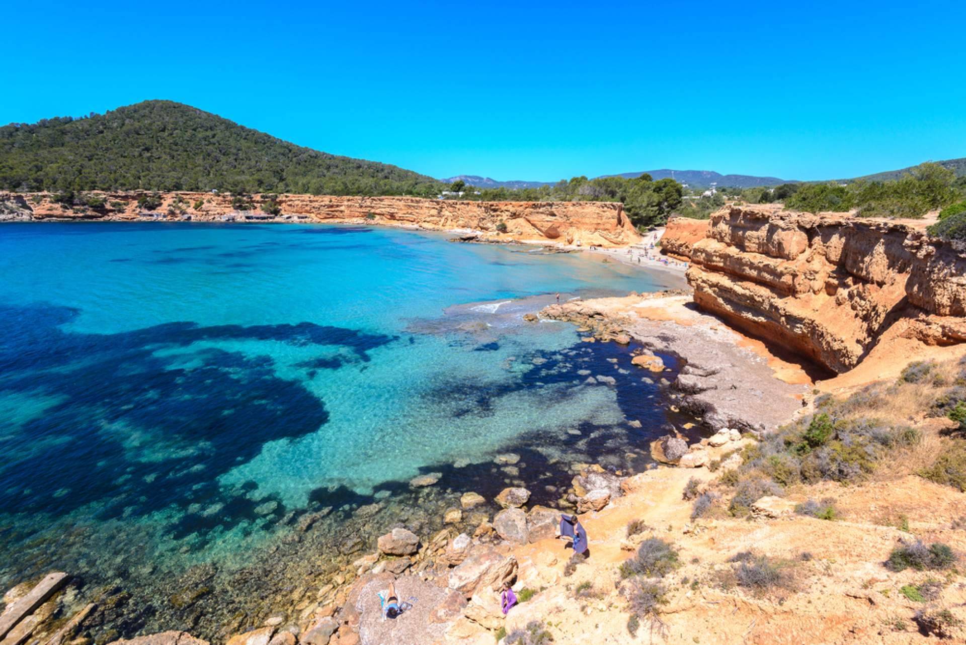 K10 Rent a Car ofrece coches baratos para visitar todas las playas paradisíacas de Ibiza