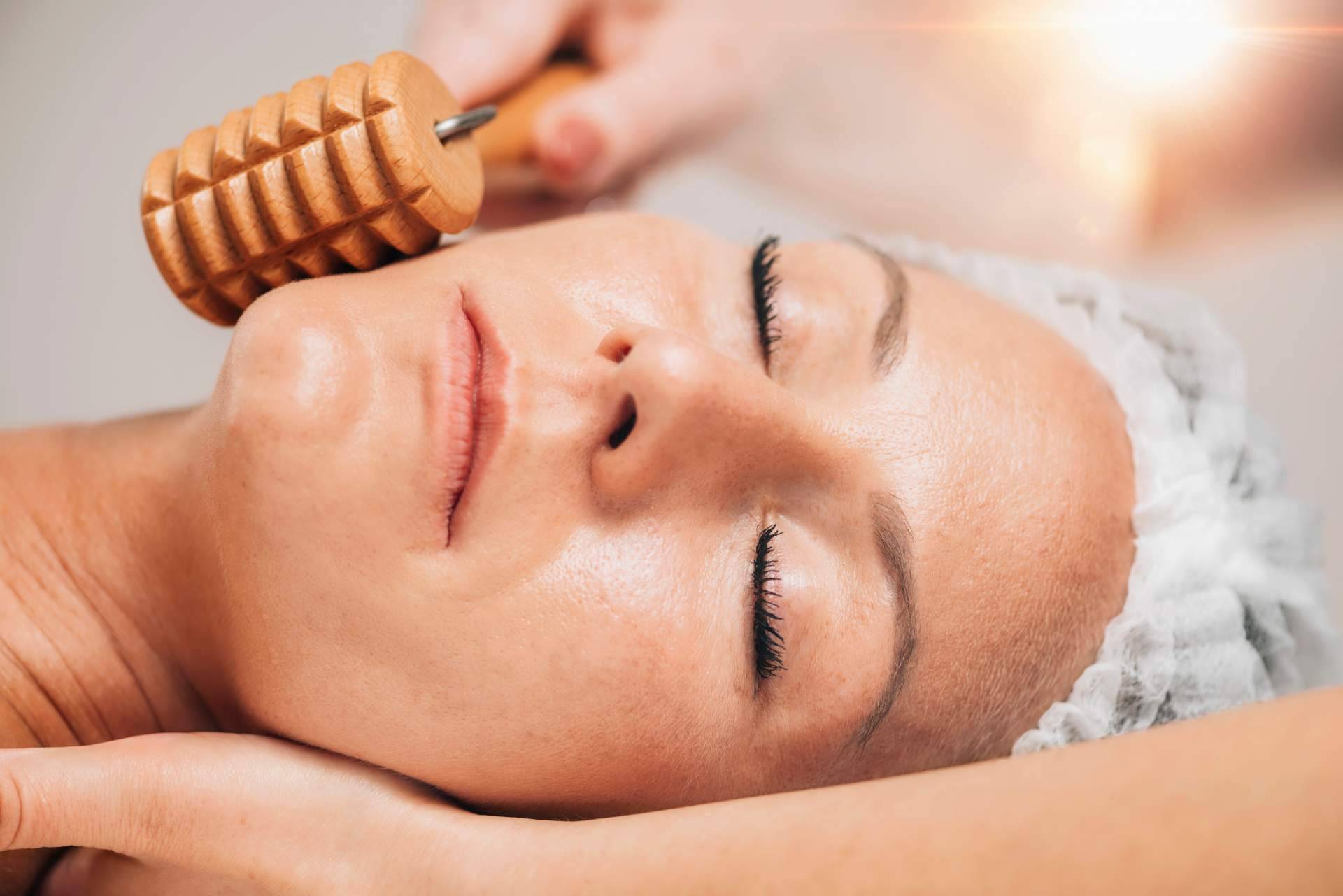 Cursos de terapias alternativas y estética natural que cuentan con bolsa de trabajo