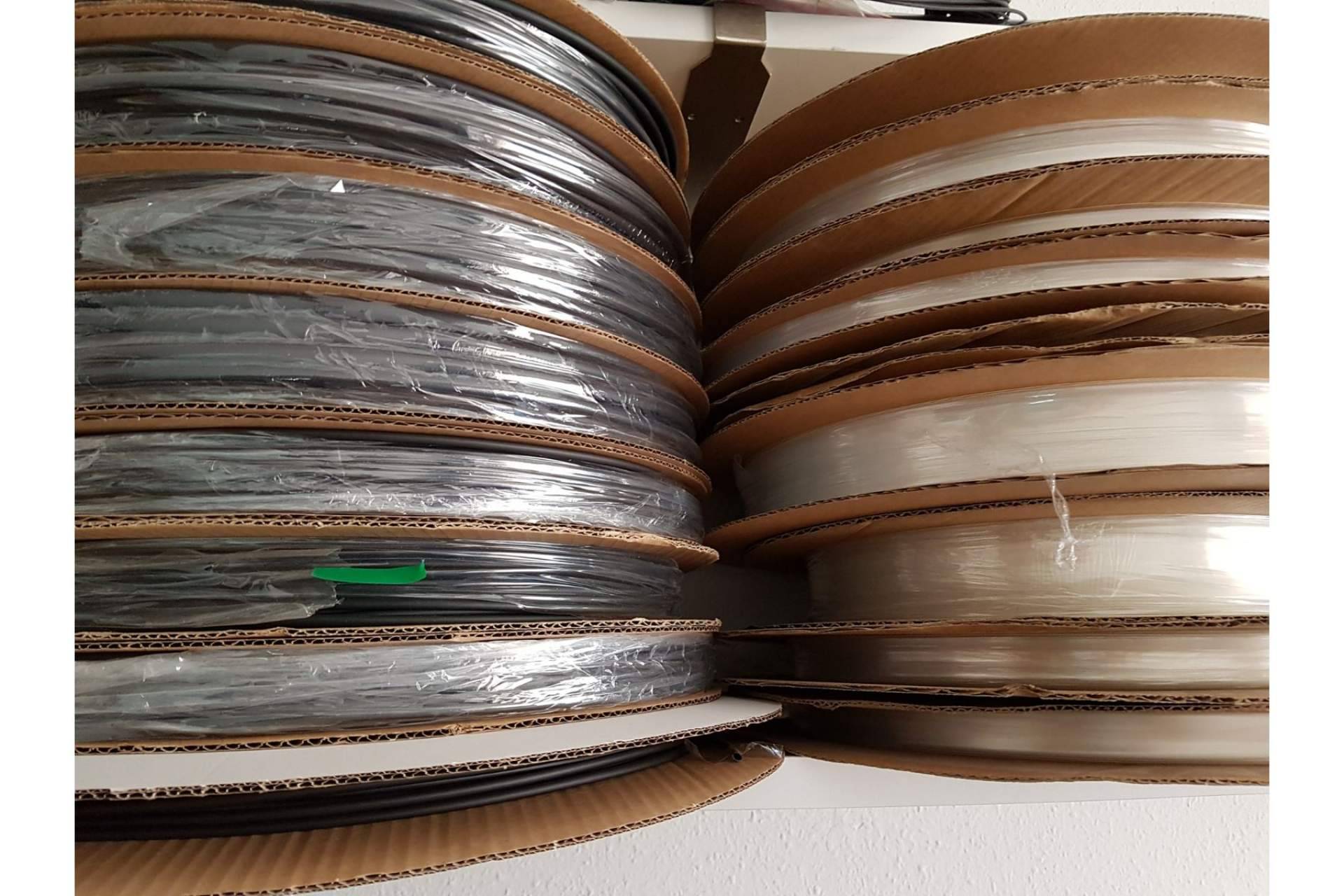 Tubo termorretráctil de plástico para aislar y proteger pletinas, por Tubo Termoretractil