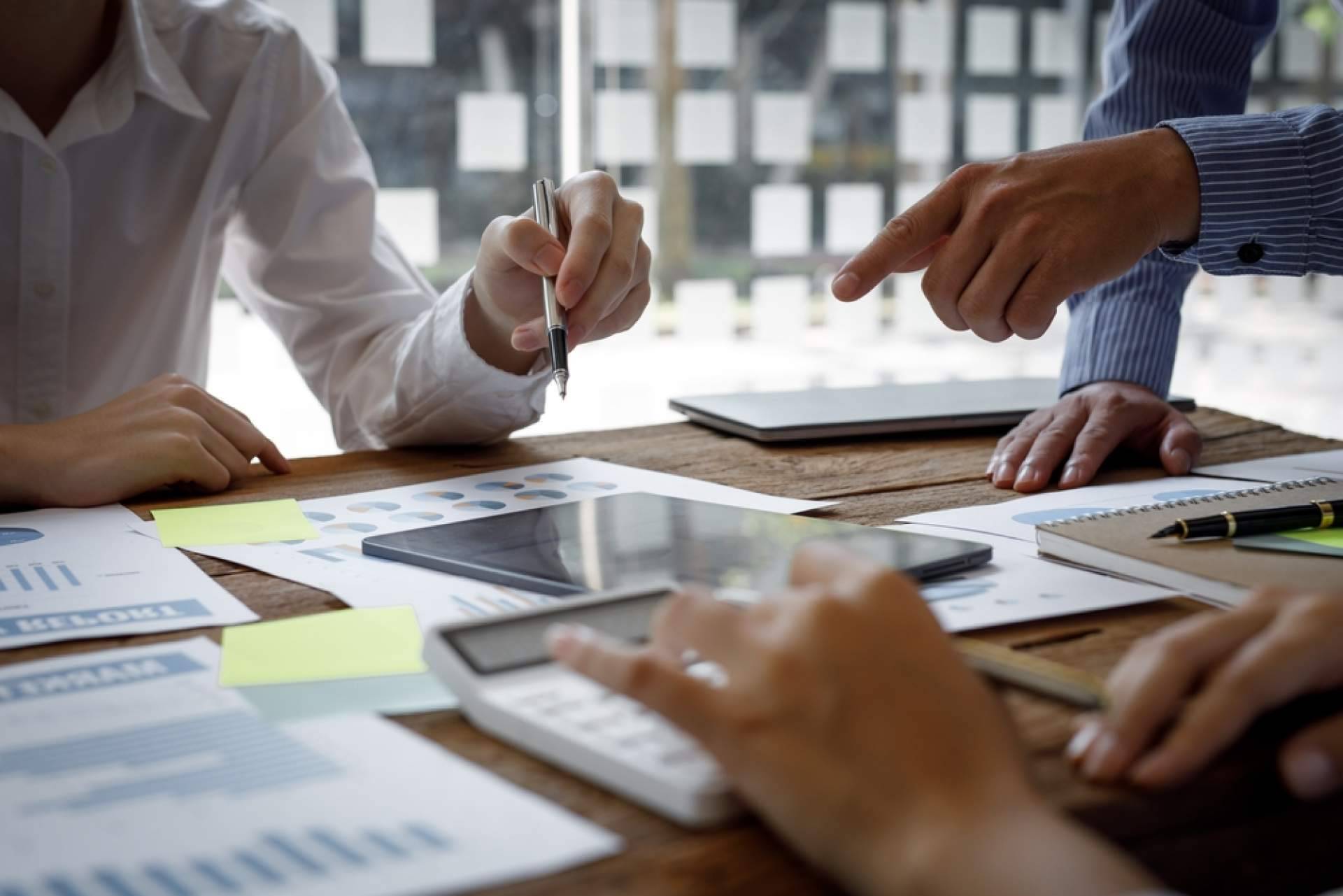 ¿Por qué es importante contar con un experto para las soluciones financieras de un negocio?