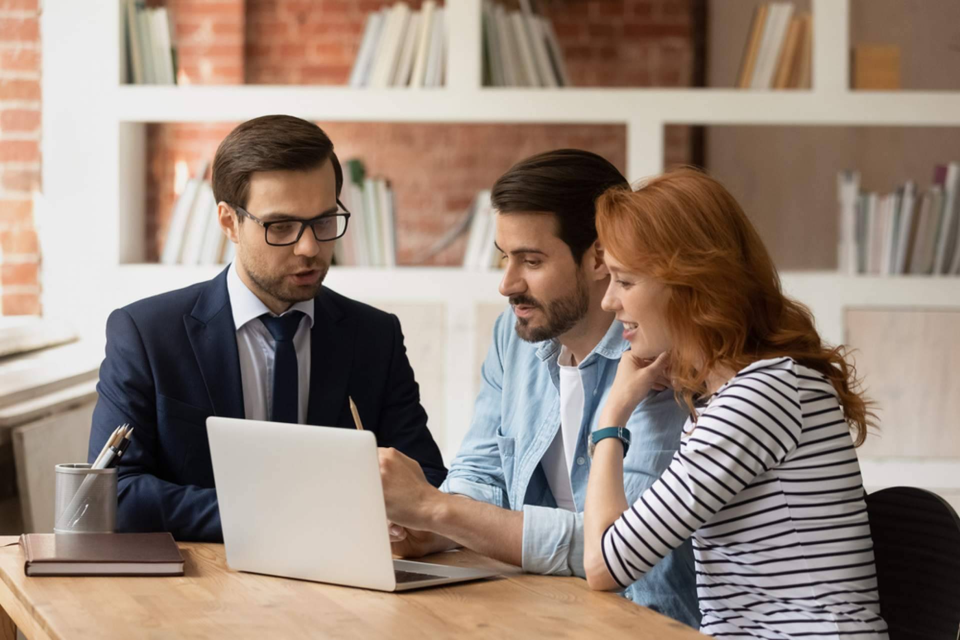 La importancia de contar con los servicios de un perito informático, con Perito Legal