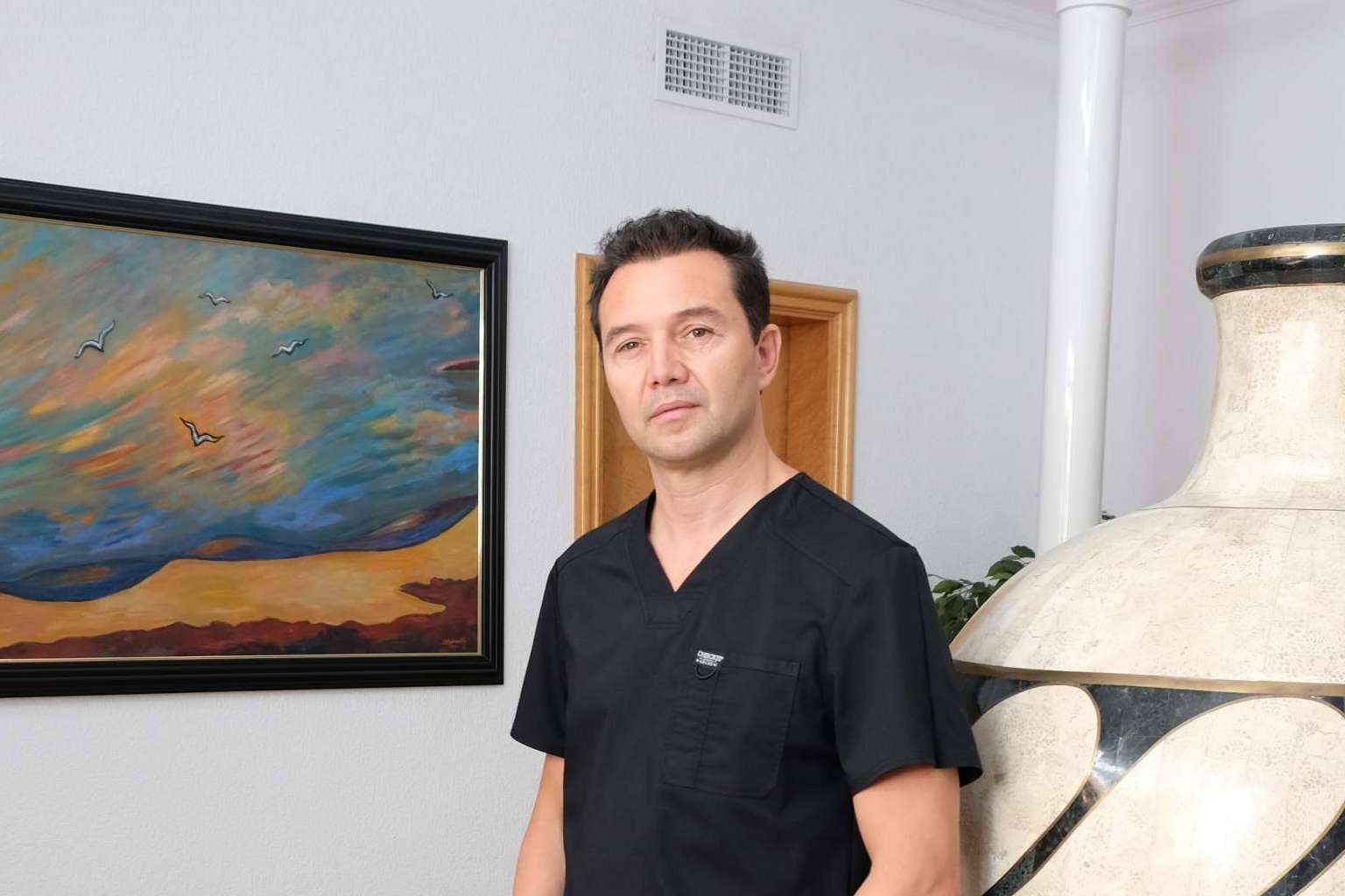 A través de la estética dental, el Dr. Llistosella mejora la vida de sus pacientes