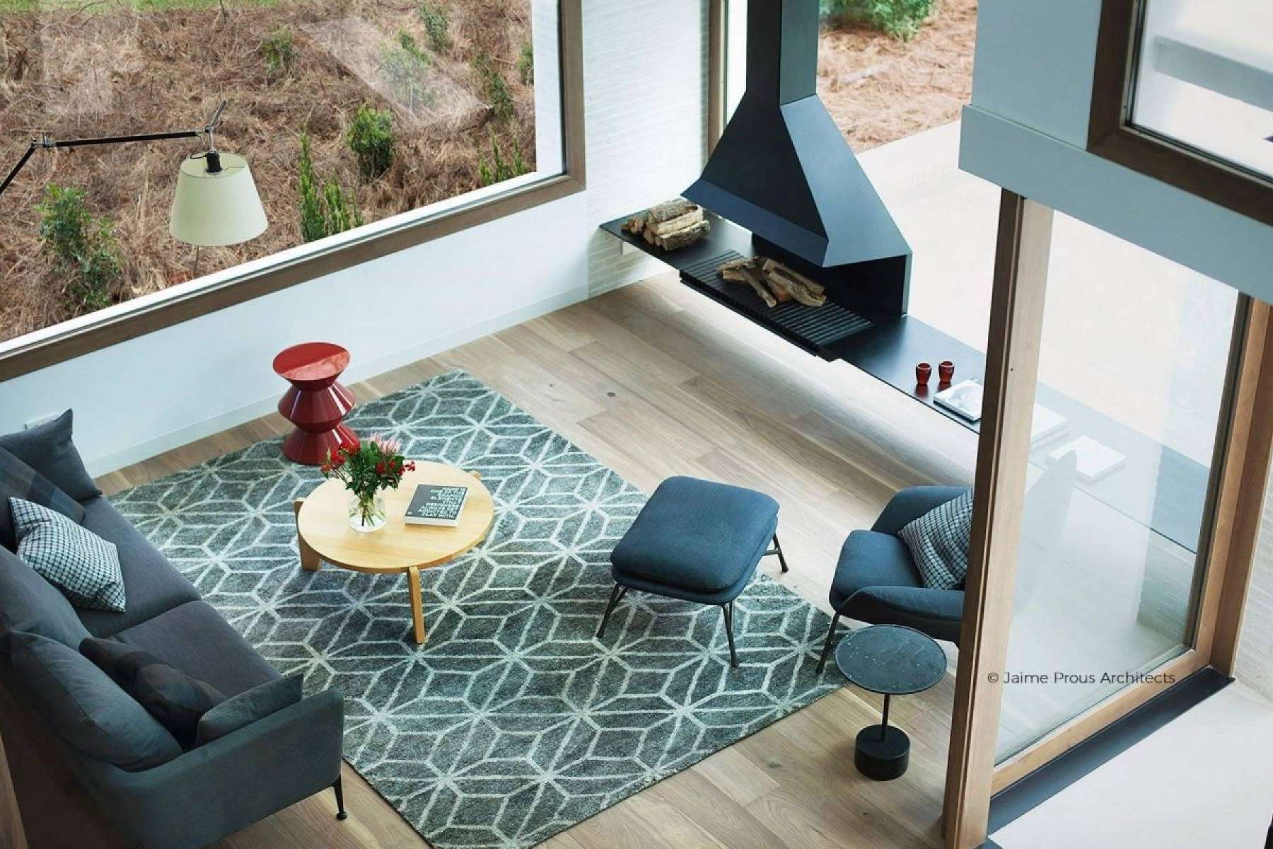 Chimeneas de diseño perfectas para calentar en invierno y decorar en verano