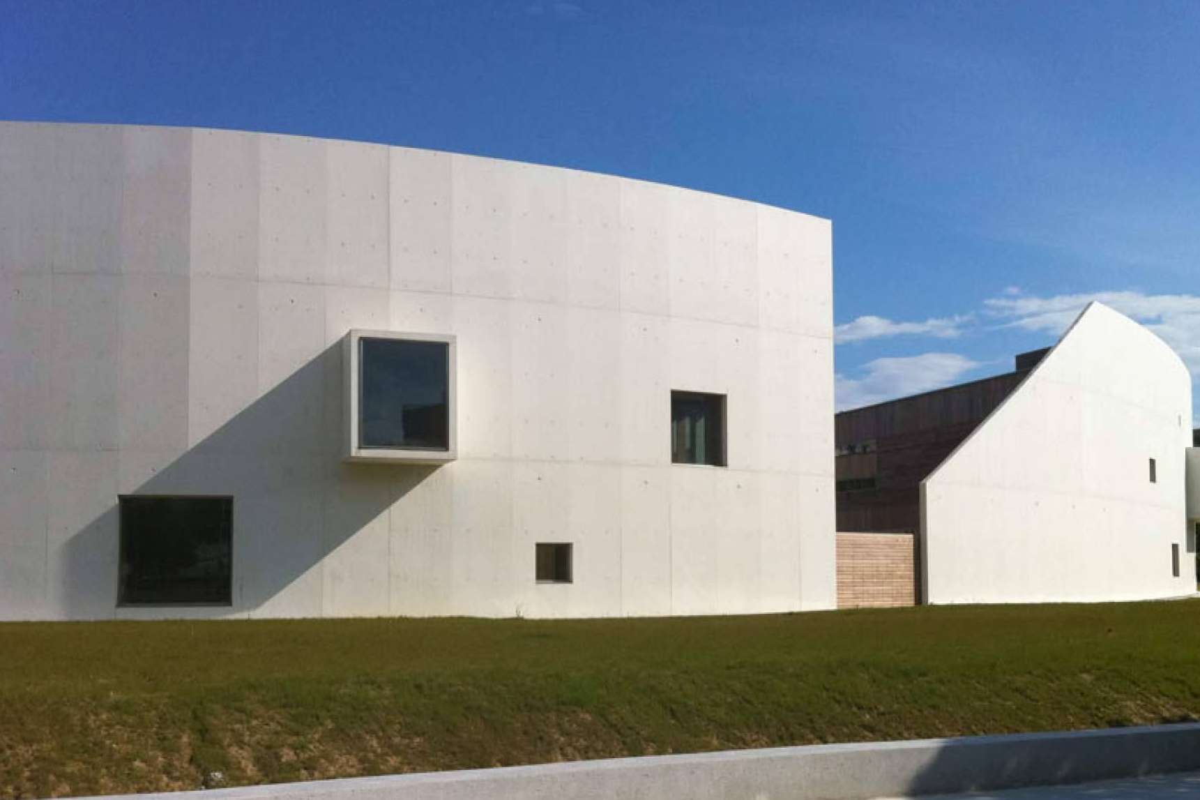 Una de las empresas que lidera la tokenización de inmuebles exclusivos en el sur de Europa es Domoblock