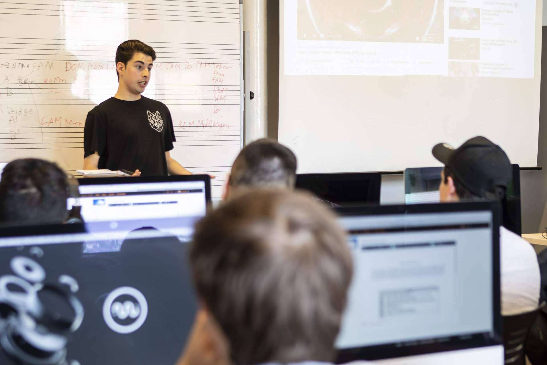 Más estudiantes cada vez se deciden por los estudios superiores de producción musical