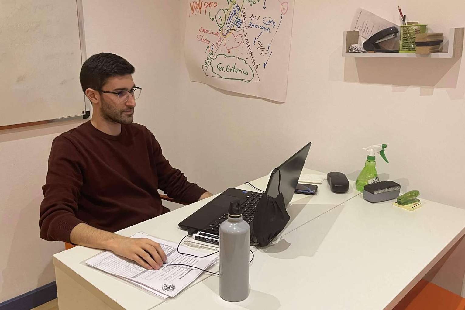 Obtener un título oficial desde la playa este verano es posible con Aula Inglés Academy