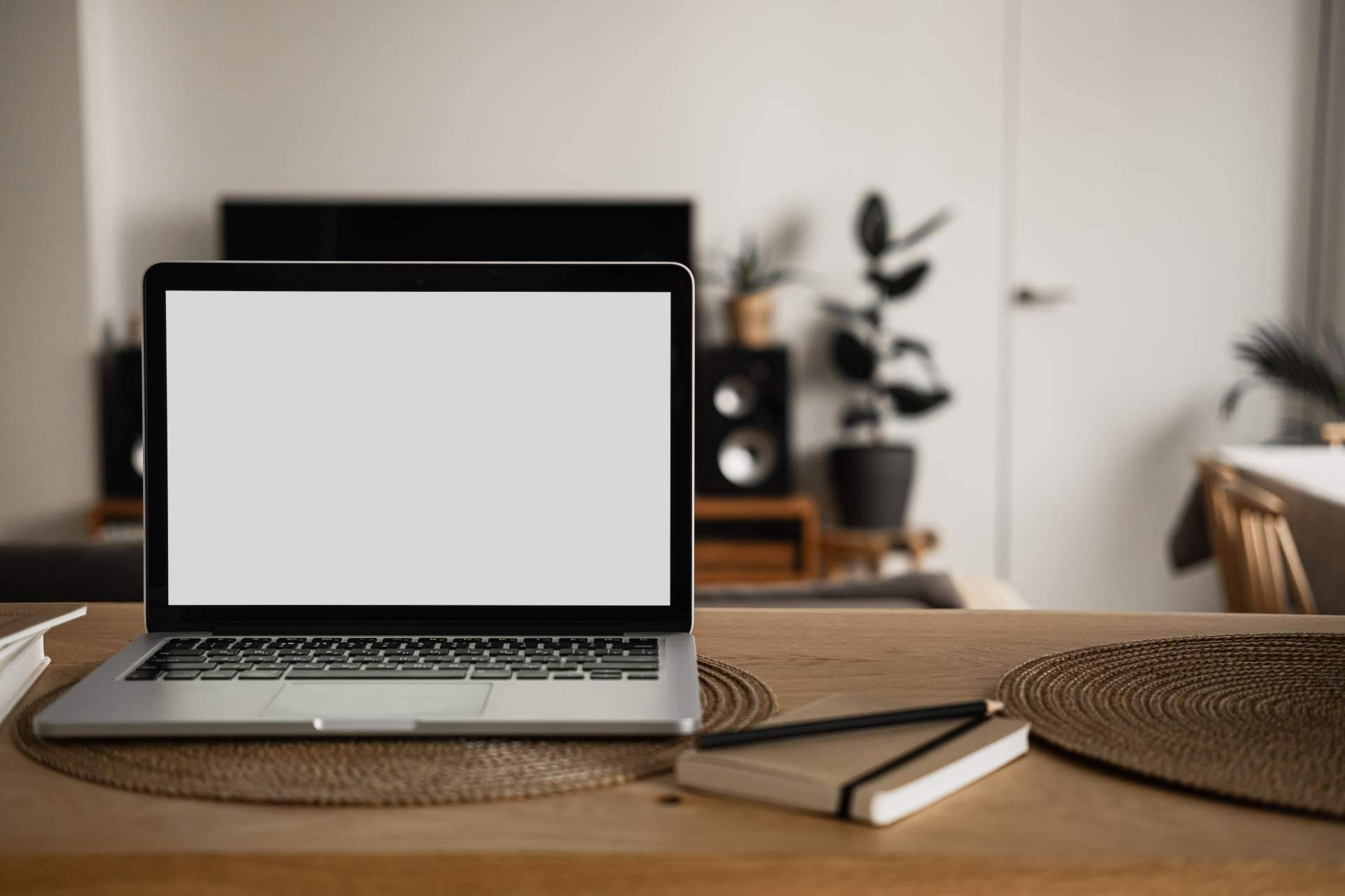 Thenowo se presenta como el comparador de seguros para portátiles