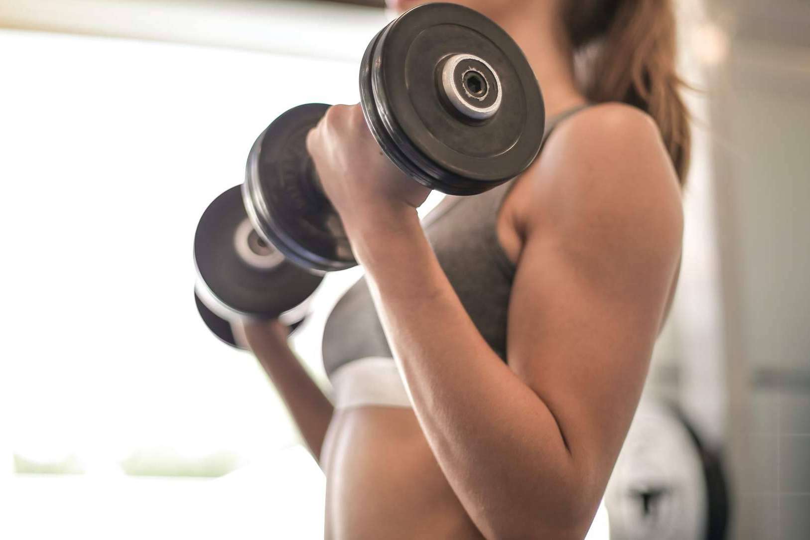 Aumentar la masa muscular para aumentar el gasto calórico con PmTeamWomanFit