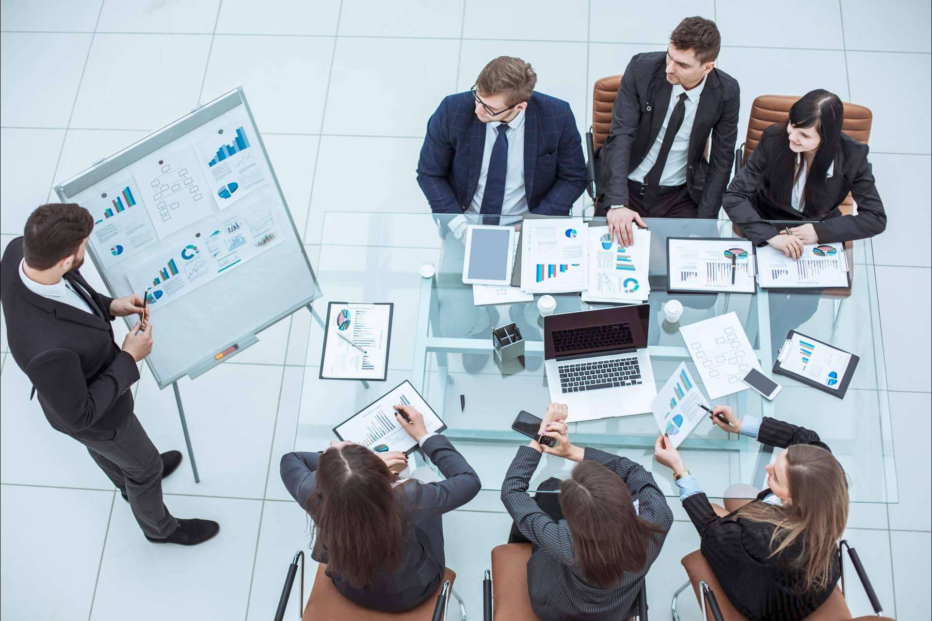 En qué se diferencian una sociedad limitada, una filial y una sucursal, por ILIA Consulting