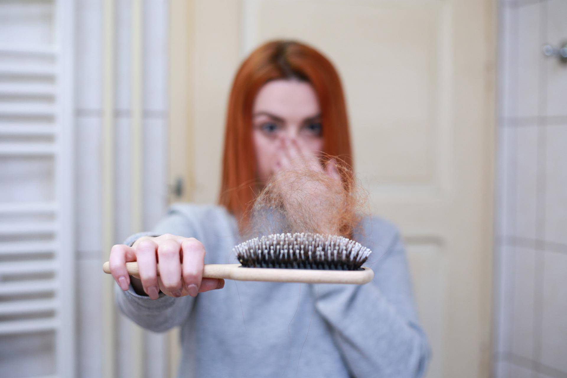 Las enfermedades autoinmunes que provocan la caída del cabello están aumentando, según tricólogos y especialistas capilares