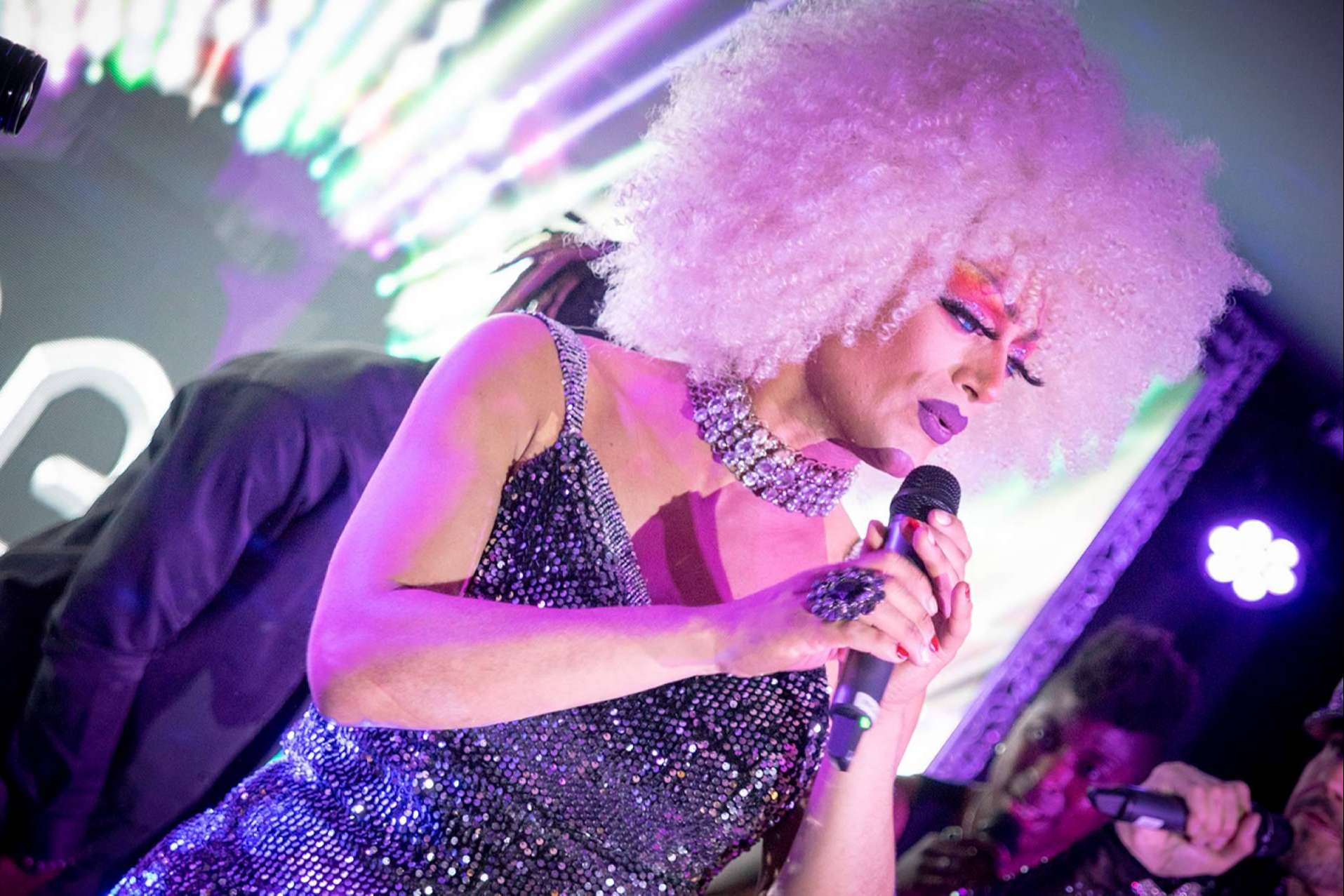 En Zak Rendez Vous se combinan gastronomía de calidad con shows musicales, en las noches de ocio de Sitges - Barcelona