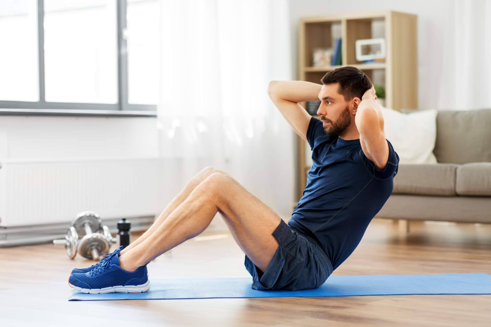 Fortalecer el abdomen con ejercicios abdominales en casa