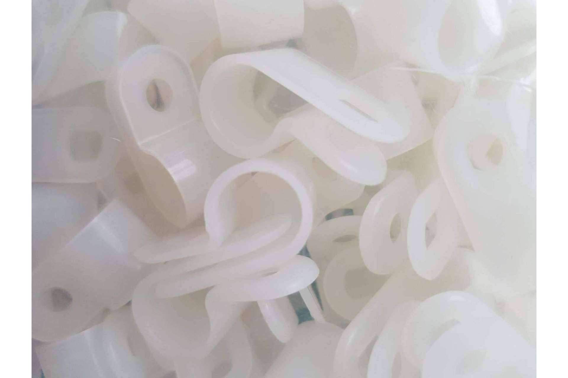 Las grapas para sujeción de cables de Infosolucion