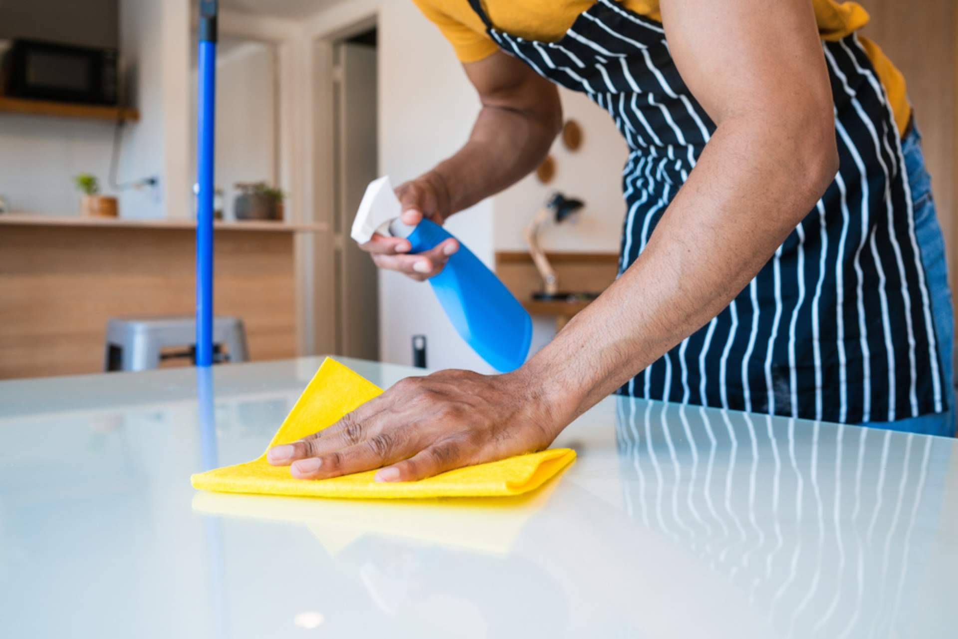 Los beneficios que ofrece la nueva normativa para empleados del hogar, según MZG Asesores