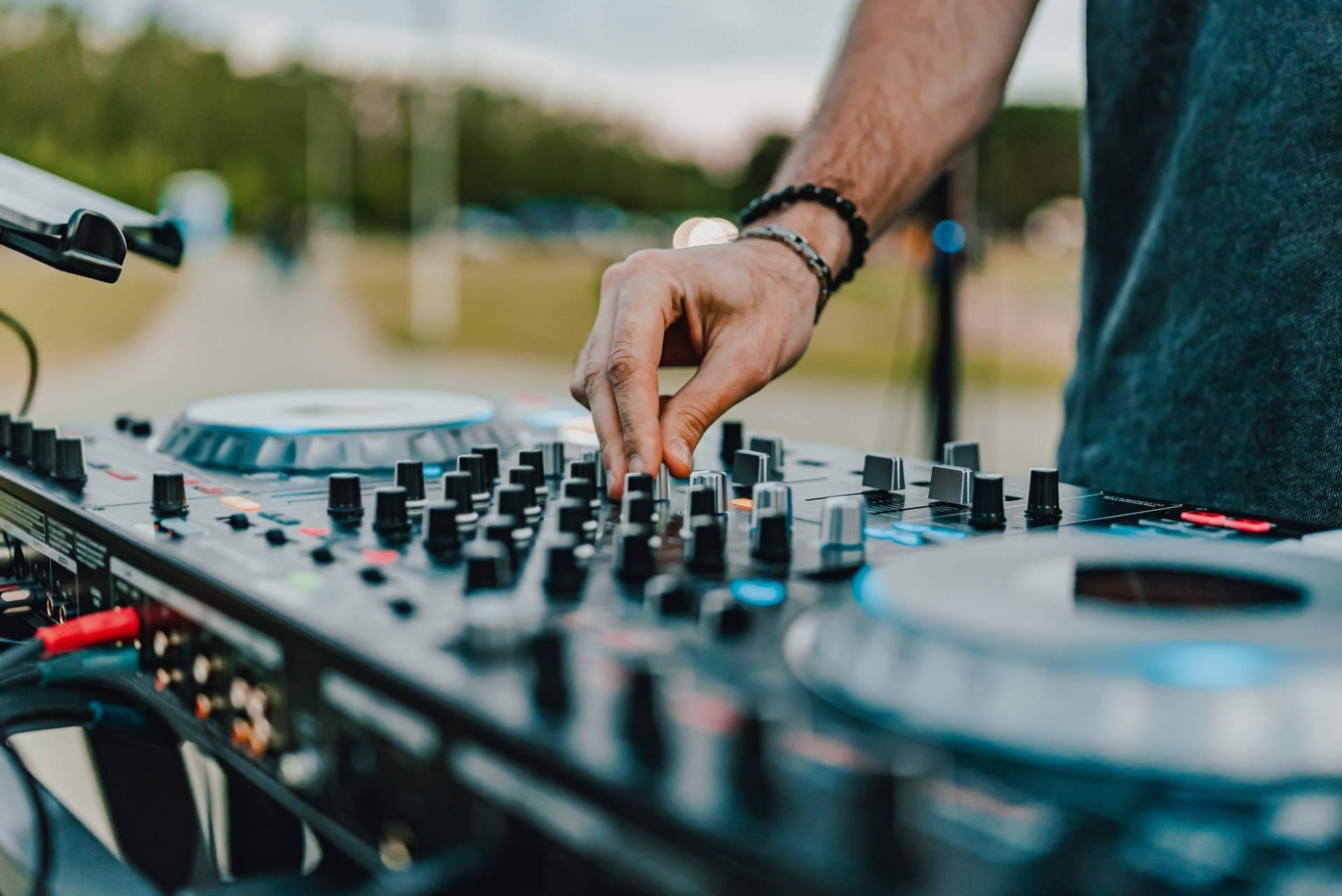 Diversión al máximo desde Málaga para toda España con el DJ Paco Gómez