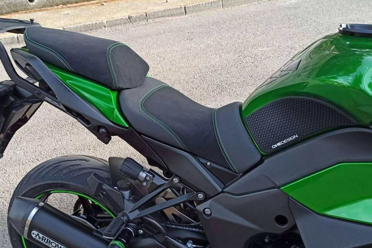Disponer de un asiento de moto cómodo para viajar es fundamental, por JM-FUNDAS