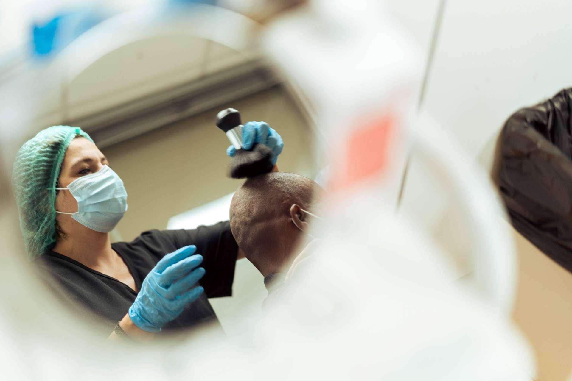 Capilar Innovation Clinic y los tratamientos para prevenir y revertir la alopecia