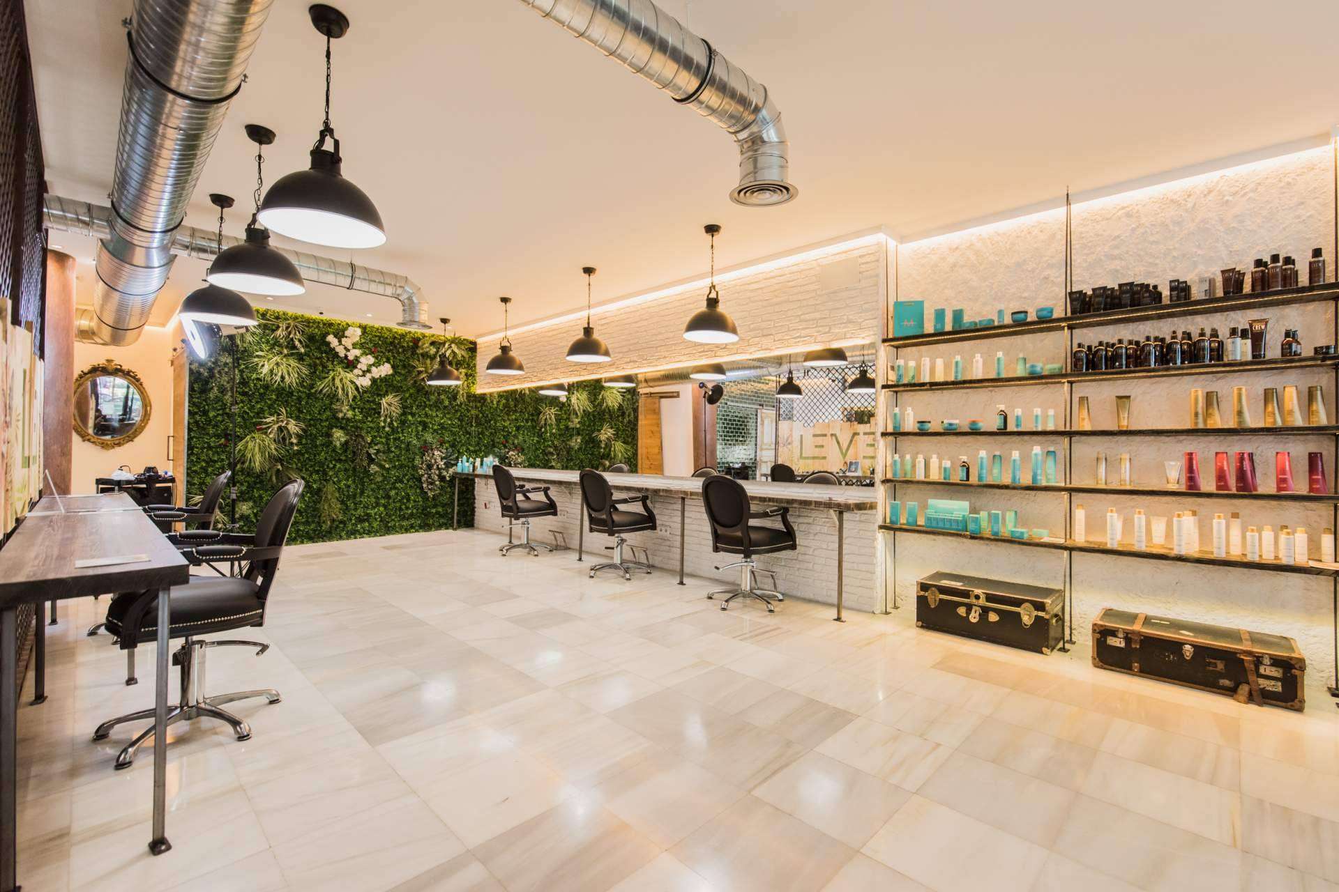 Valorado por muchos como uno de los beauty salons en Madrid más bonitos, Level Hair Salon