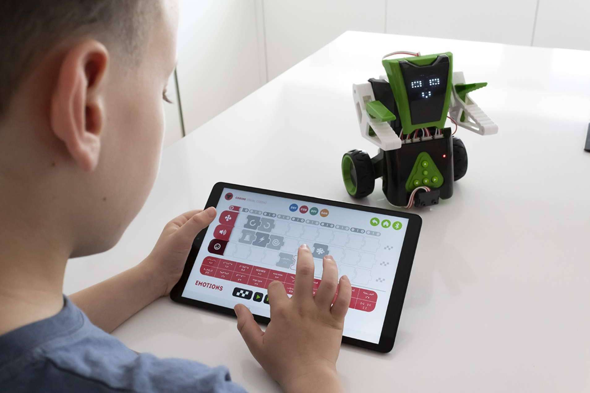 Aprender jugando con la robótica de XtremBots