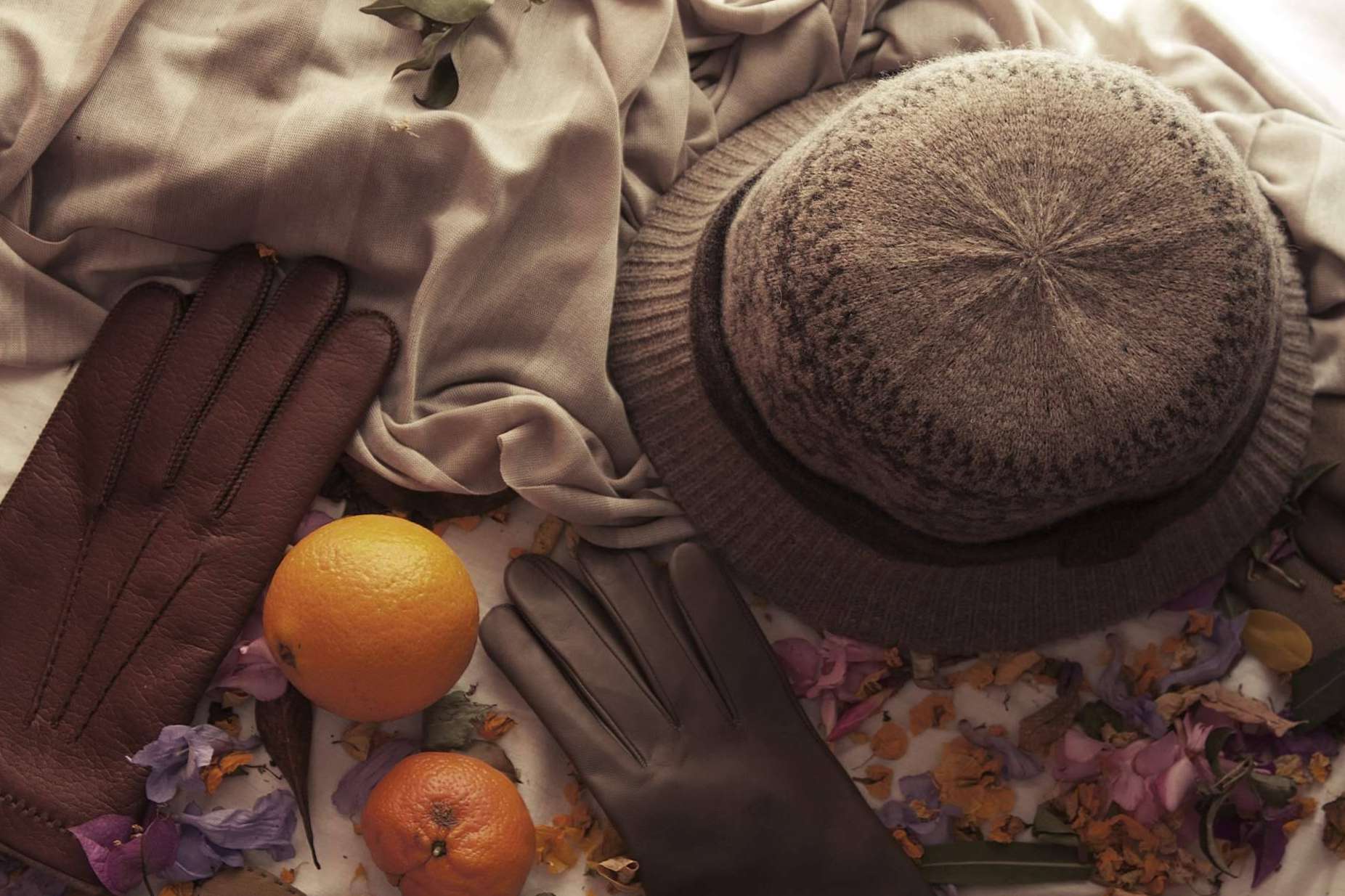 Elegancia en cualquier look con Santacana y los guantes de piel