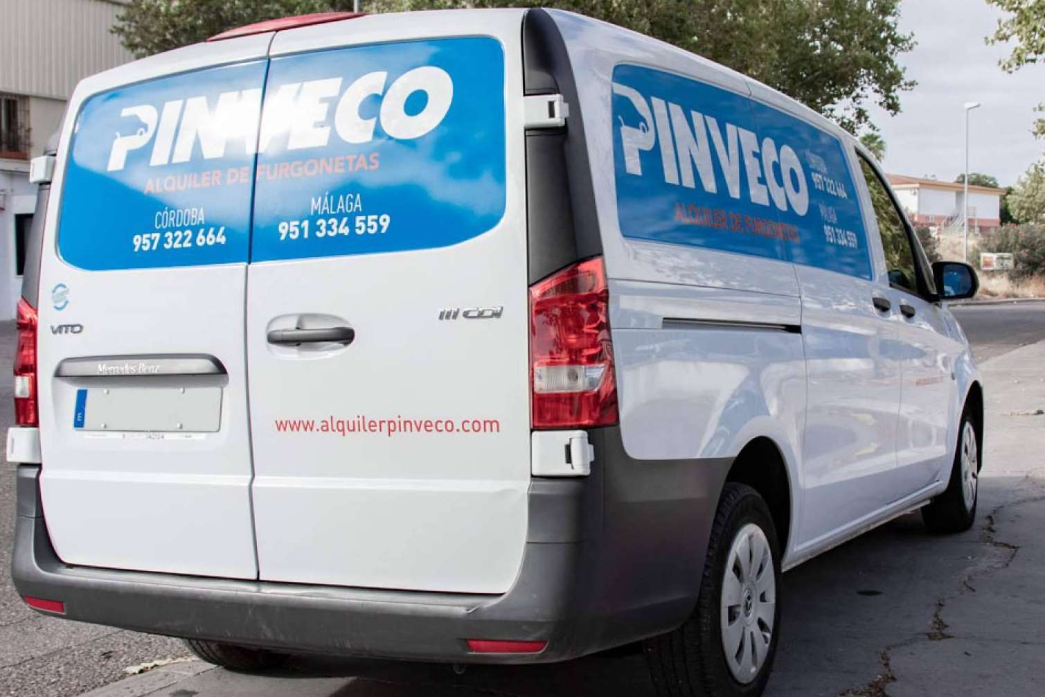 Alquiler de furgonetas para profesionales en Andalucía de la mano de Pinveco
